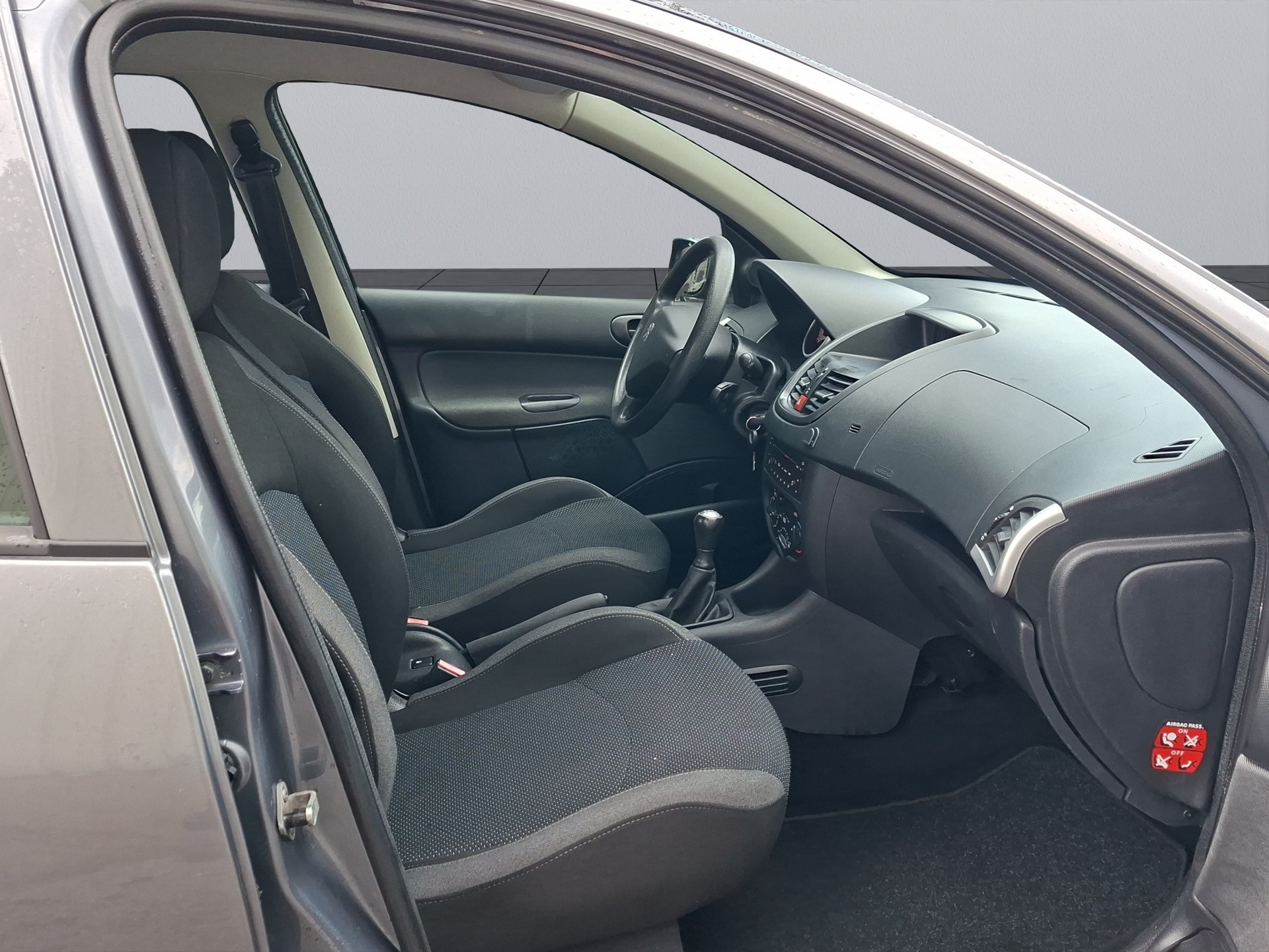 PEUGEOT 206+ 1.4 Trendy-image-12