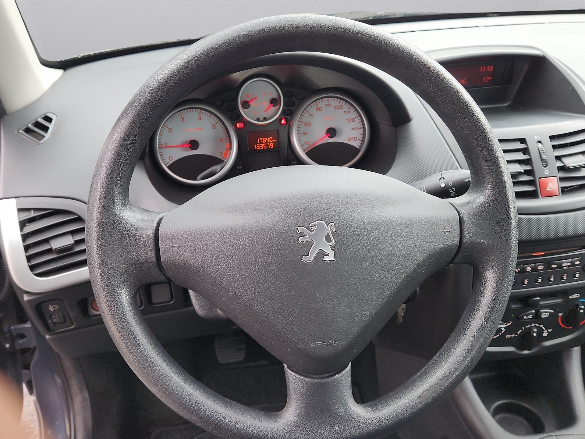 PEUGEOT 206+ 1.4 Trendy-image-9