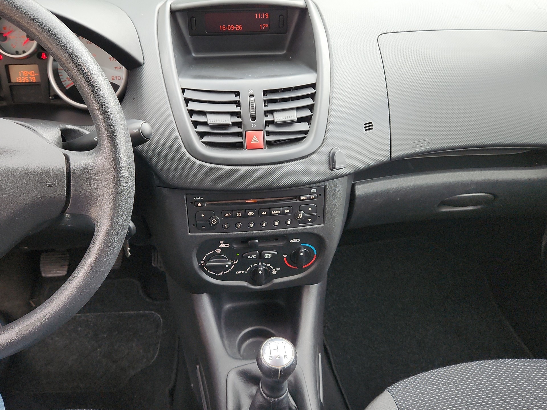 PEUGEOT 206+ 1.4 Trendy-image-15