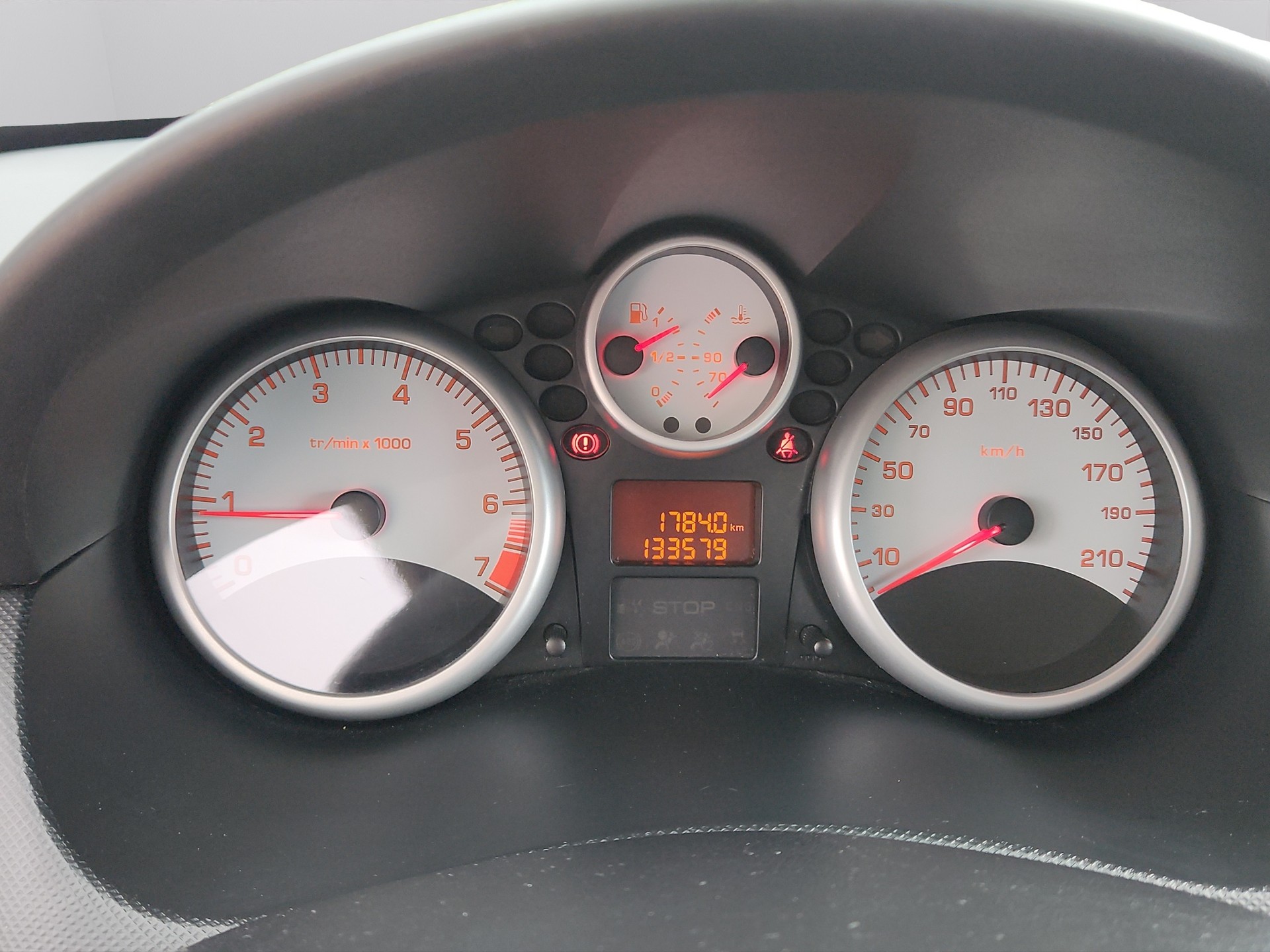 PEUGEOT 206+ 1.4 Trendy-image-10