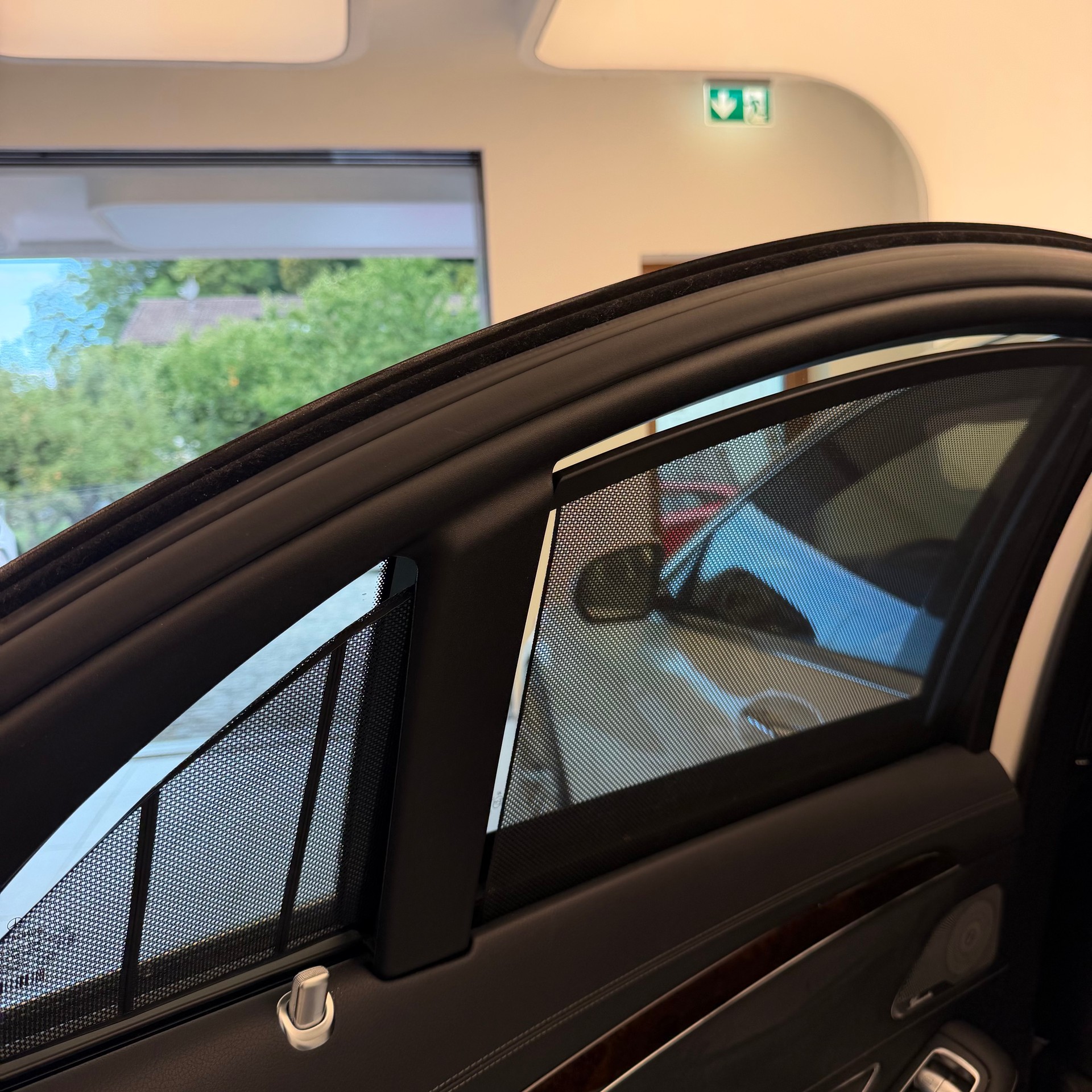 MERCEDES-BENZ S 560 9G-Tronic-image-16