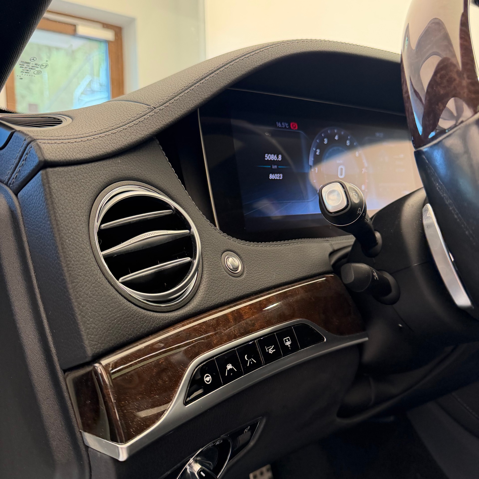 MERCEDES-BENZ S 560 9G-Tronic-image-9