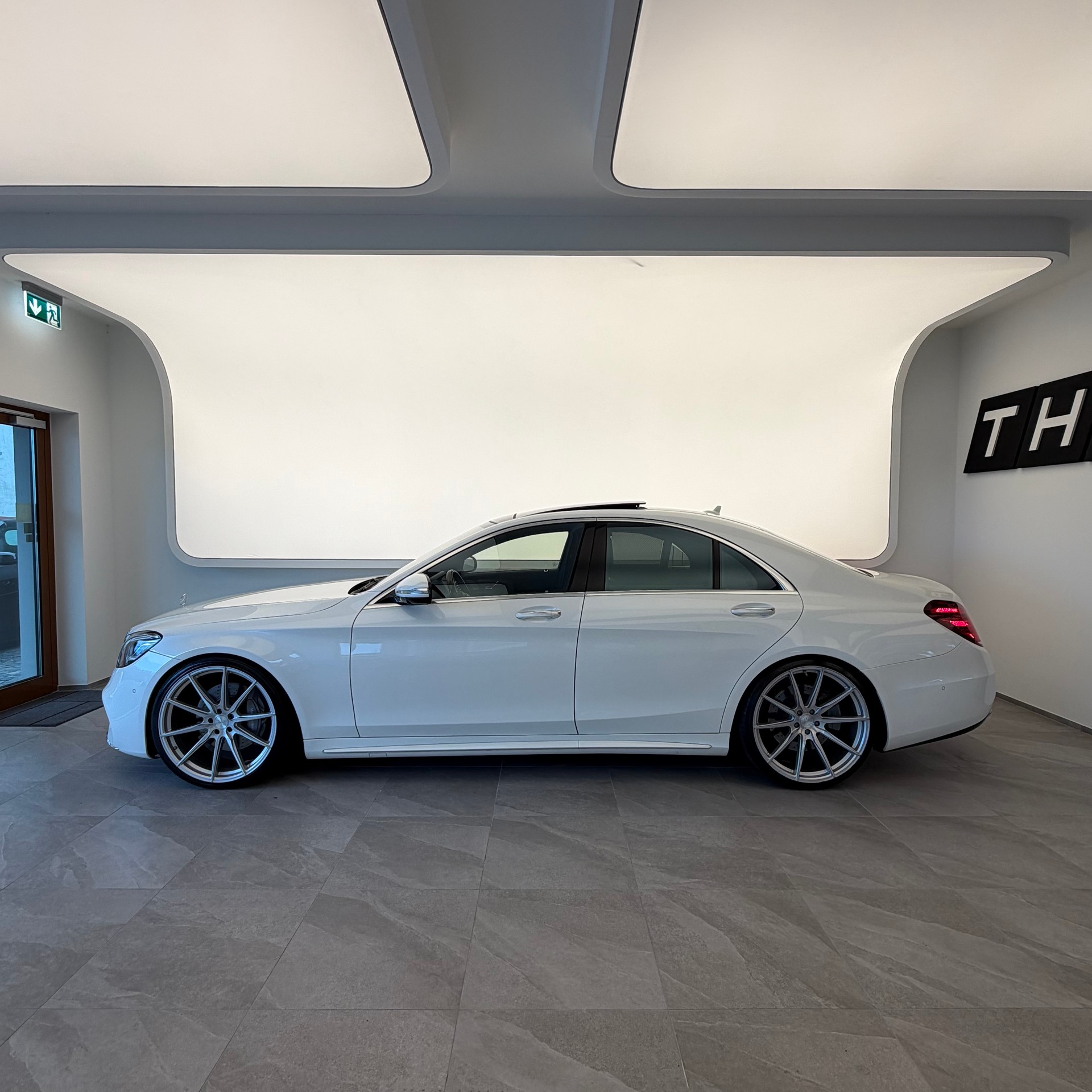 MERCEDES-BENZ S 560 9G-Tronic-image-1