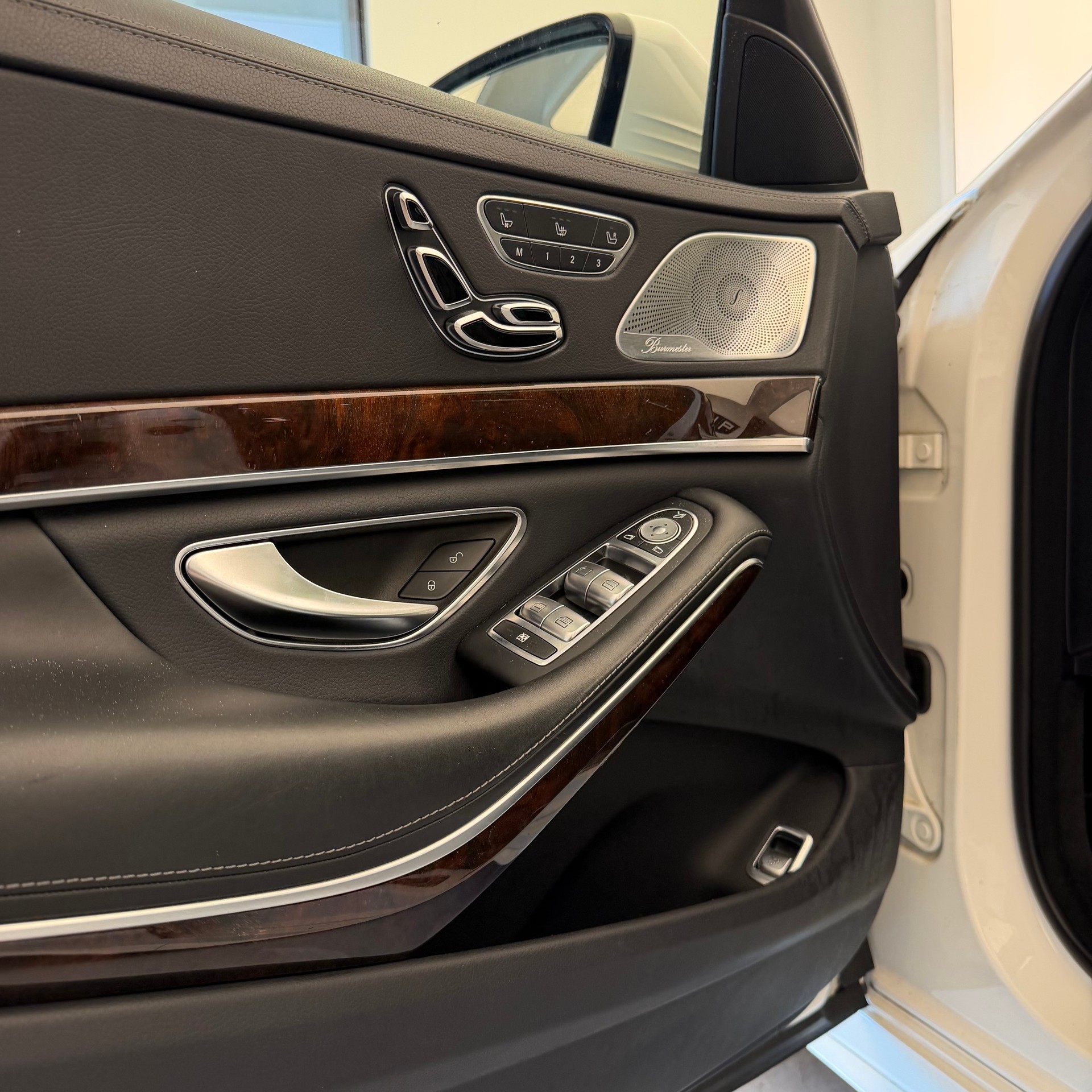 MERCEDES-BENZ S 560 9G-Tronic-image-8
