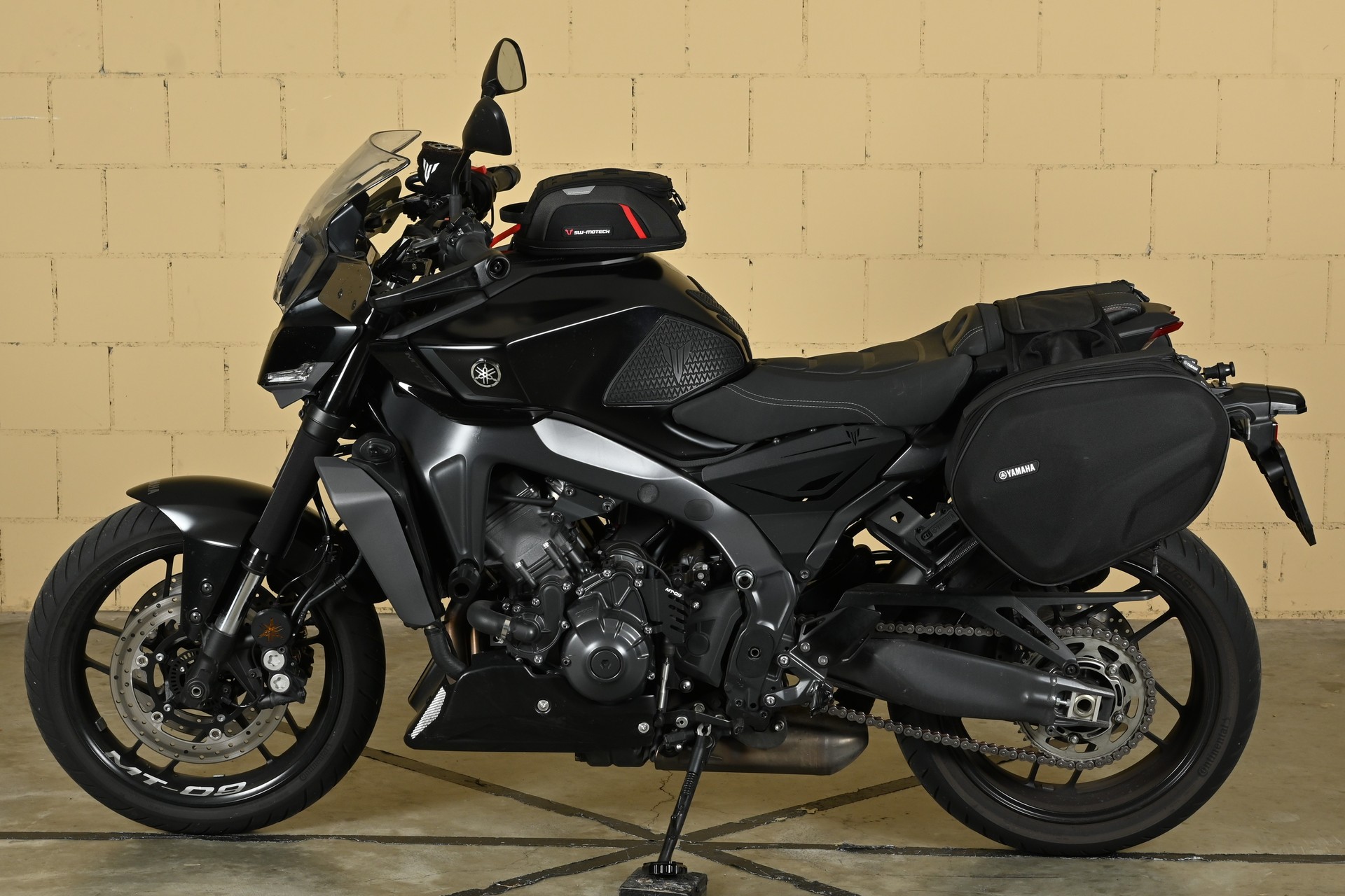 YAMAHA MT-09-image-4