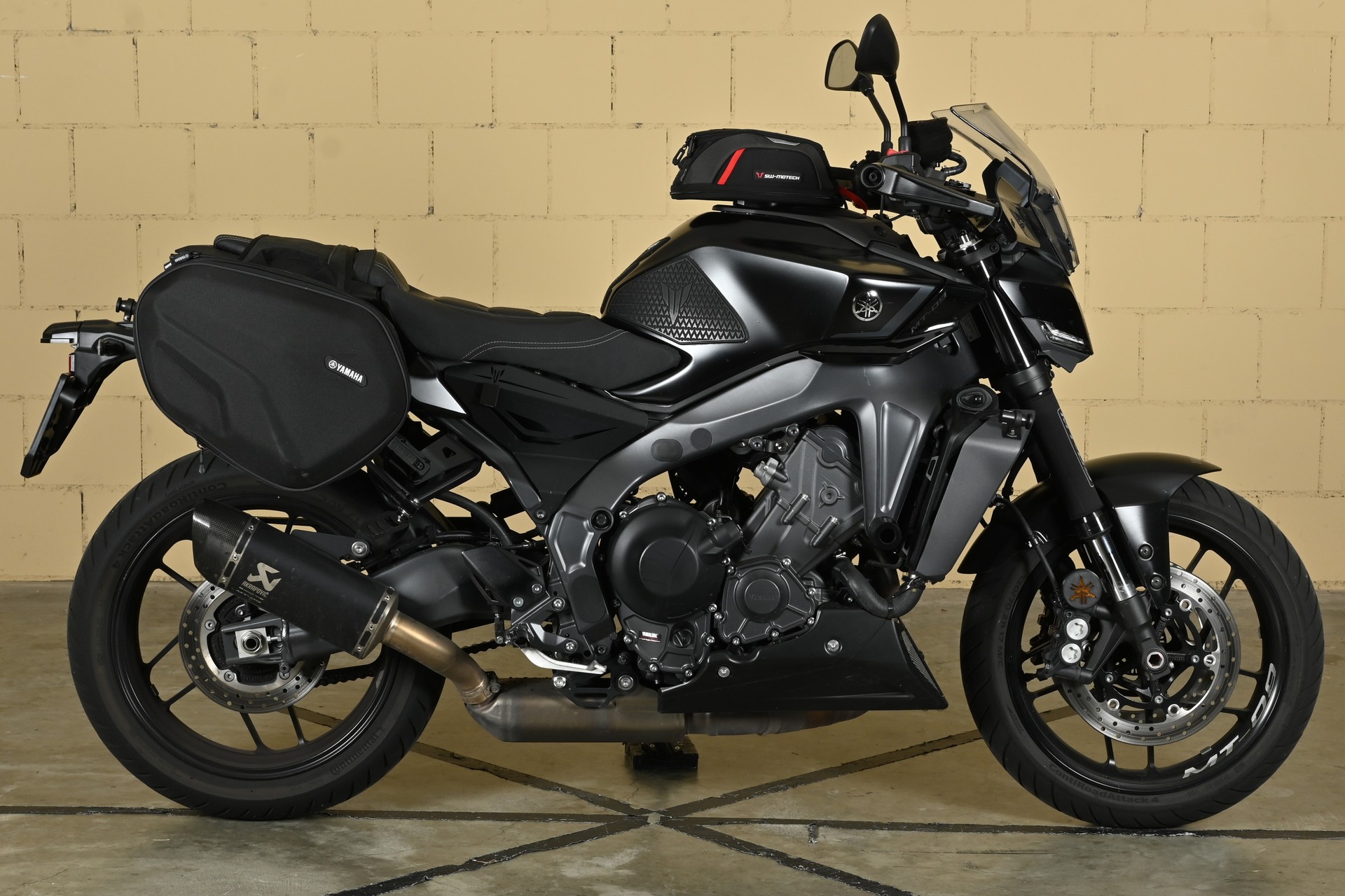 YAMAHA MT-09