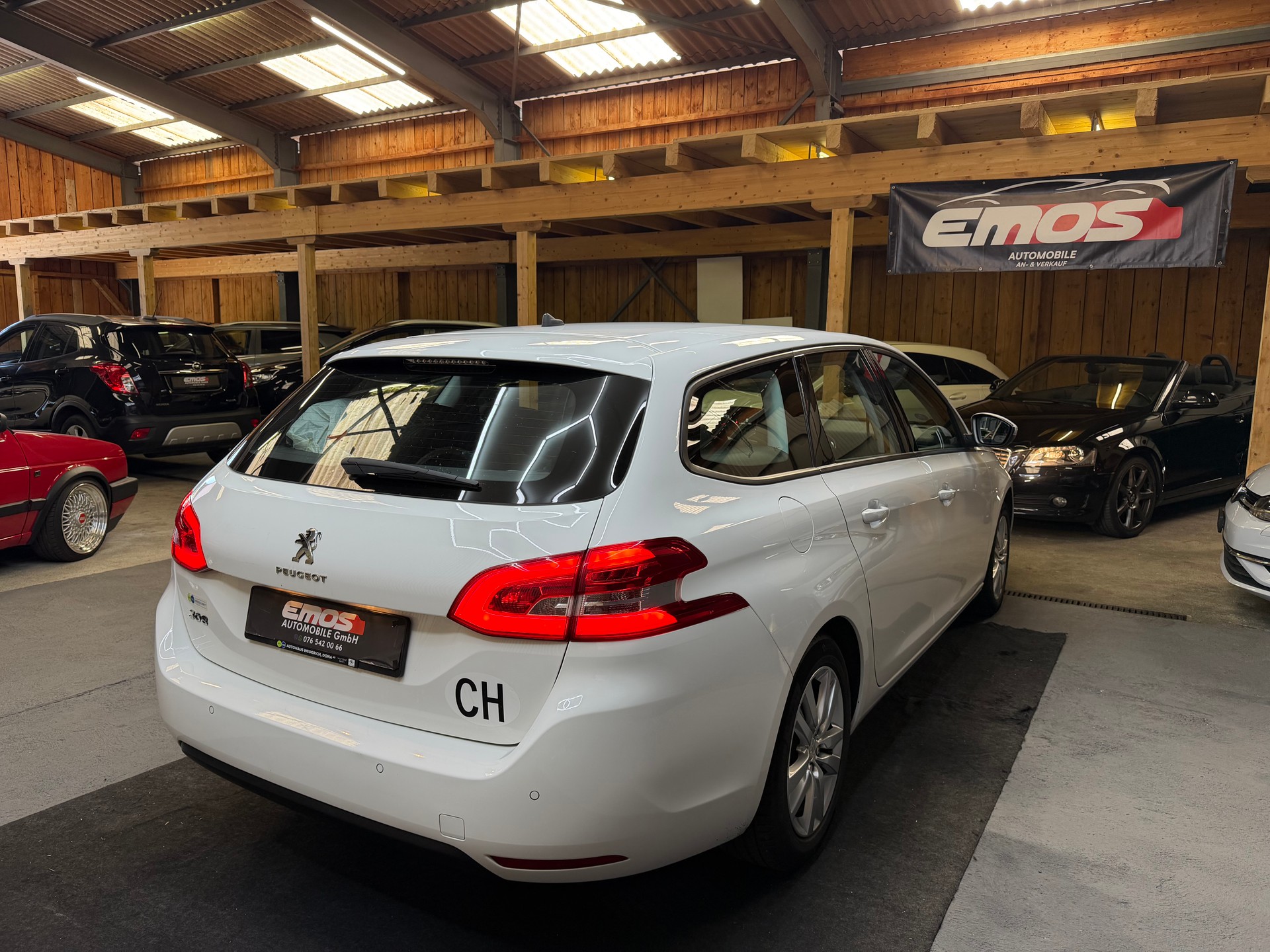 PEUGEOT 308 SW 1.2 THP Allure-image-4