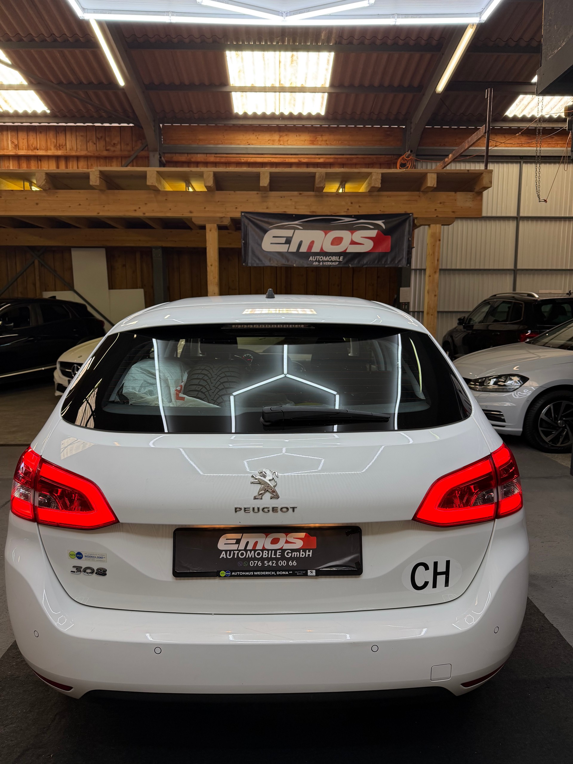 PEUGEOT 308 SW 1.2 THP Allure-image-5