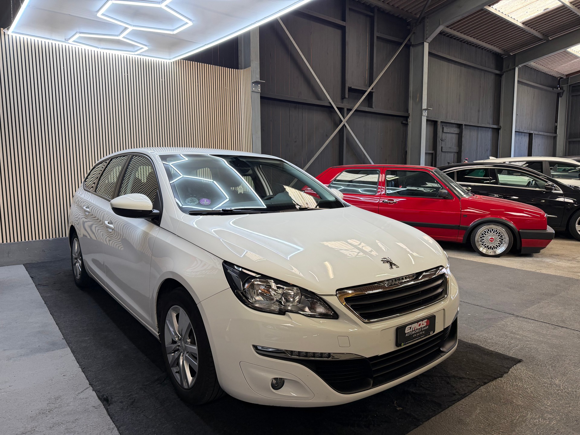 PEUGEOT 308 SW 1.2 THP Allure-image-2