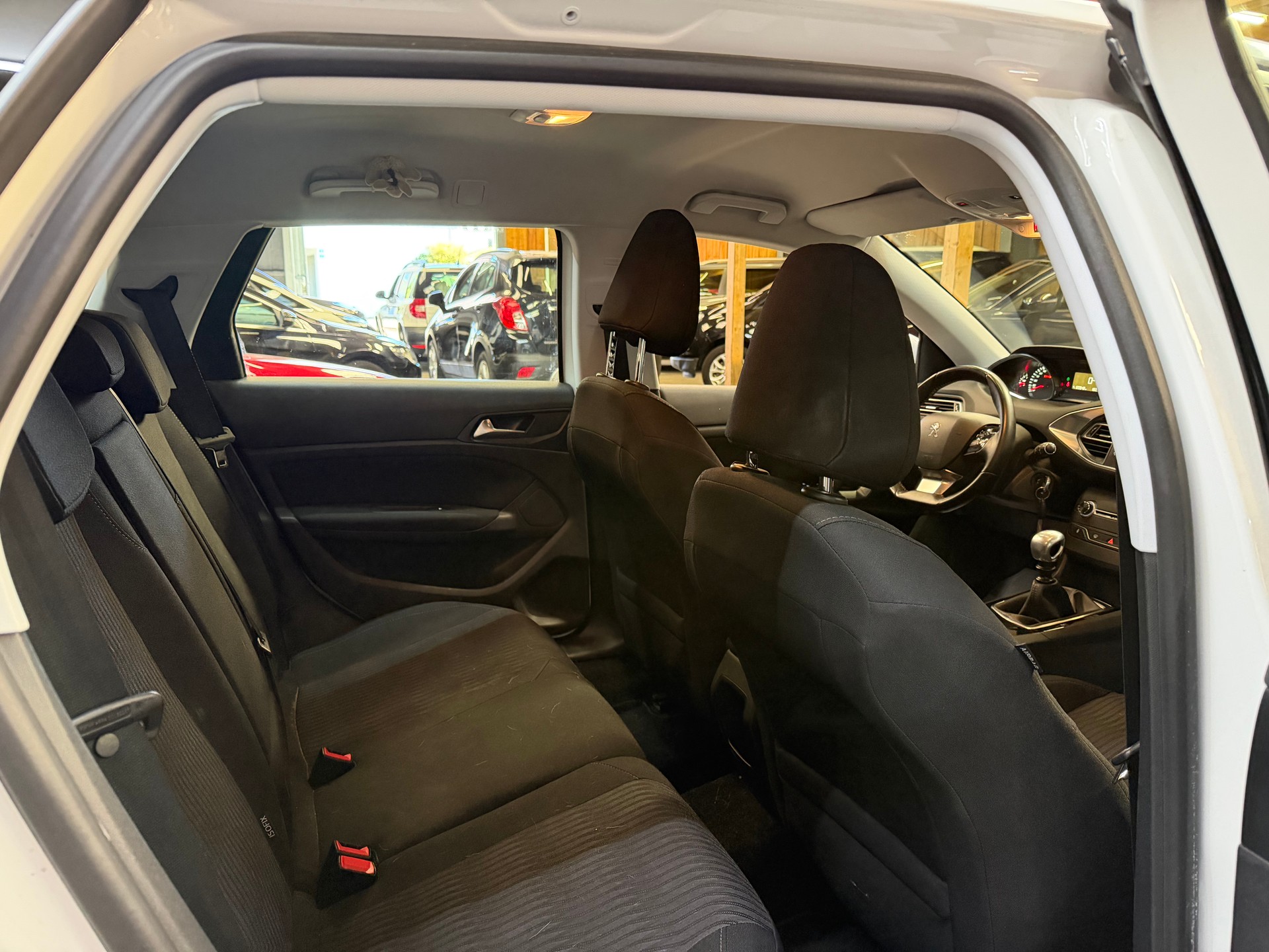 PEUGEOT 308 SW 1.2 THP Allure-image-10