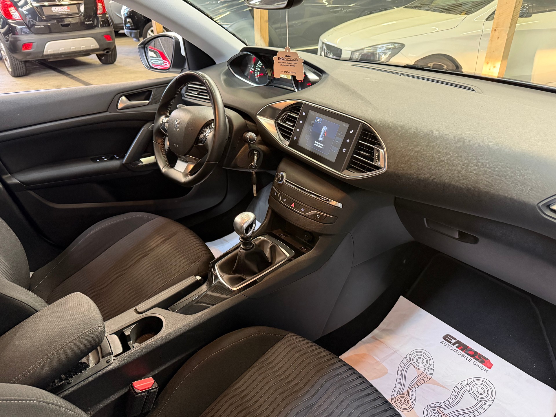 PEUGEOT 308 SW 1.2 THP Allure-image-9