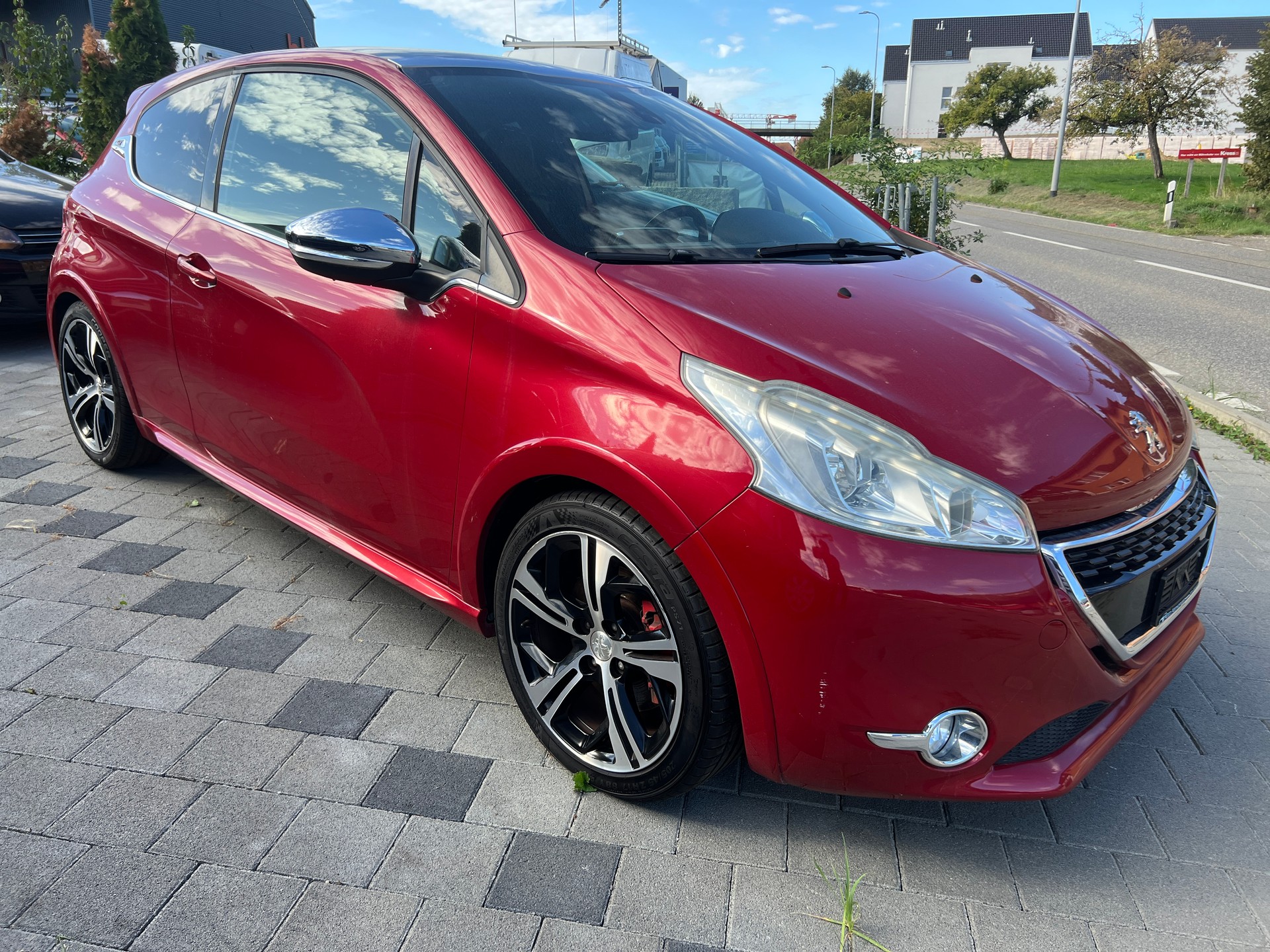 PEUGEOT 208 1.6 Turbo GTi-image-0