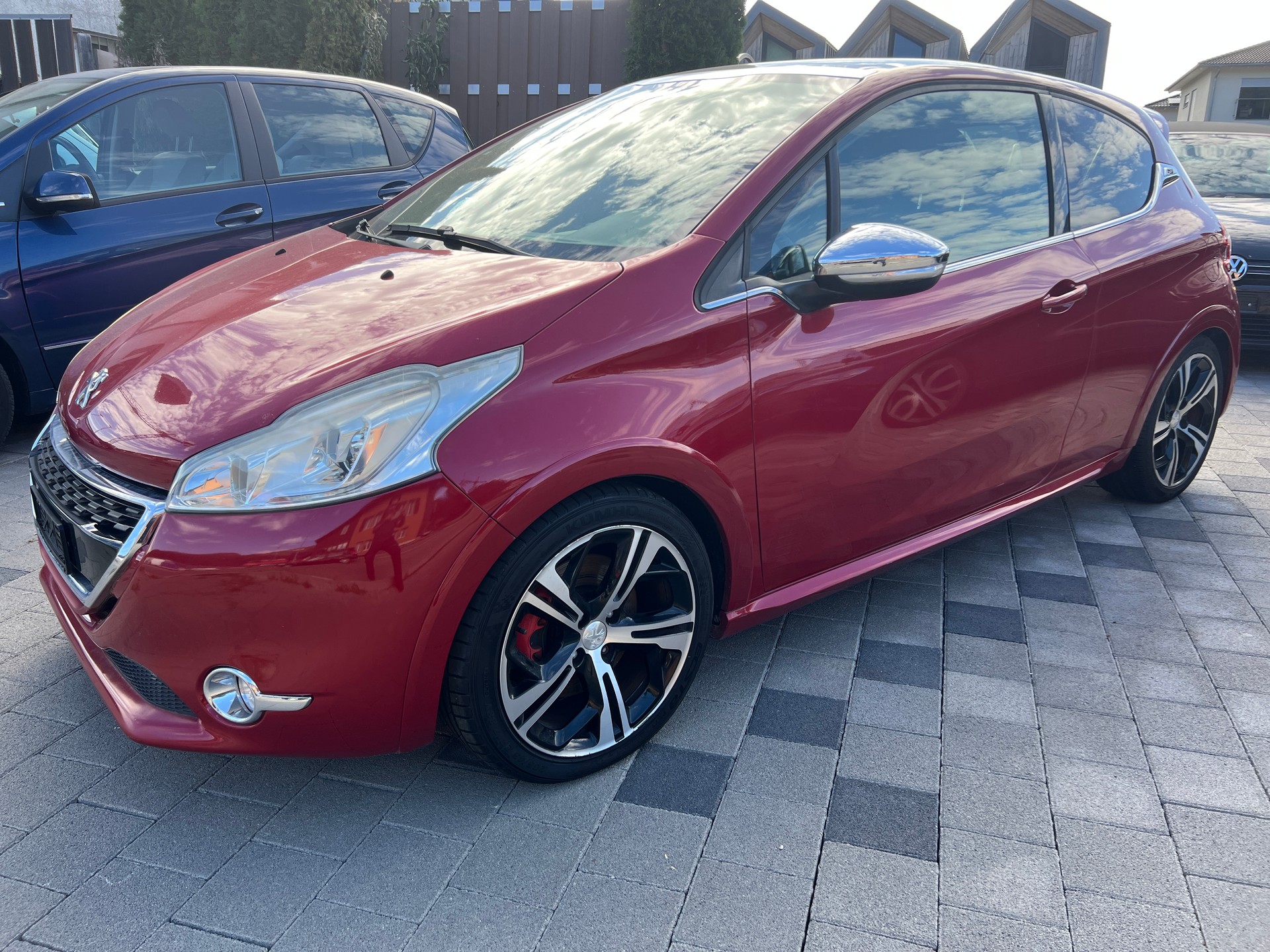 PEUGEOT 208 1.6 Turbo GTi-image-1