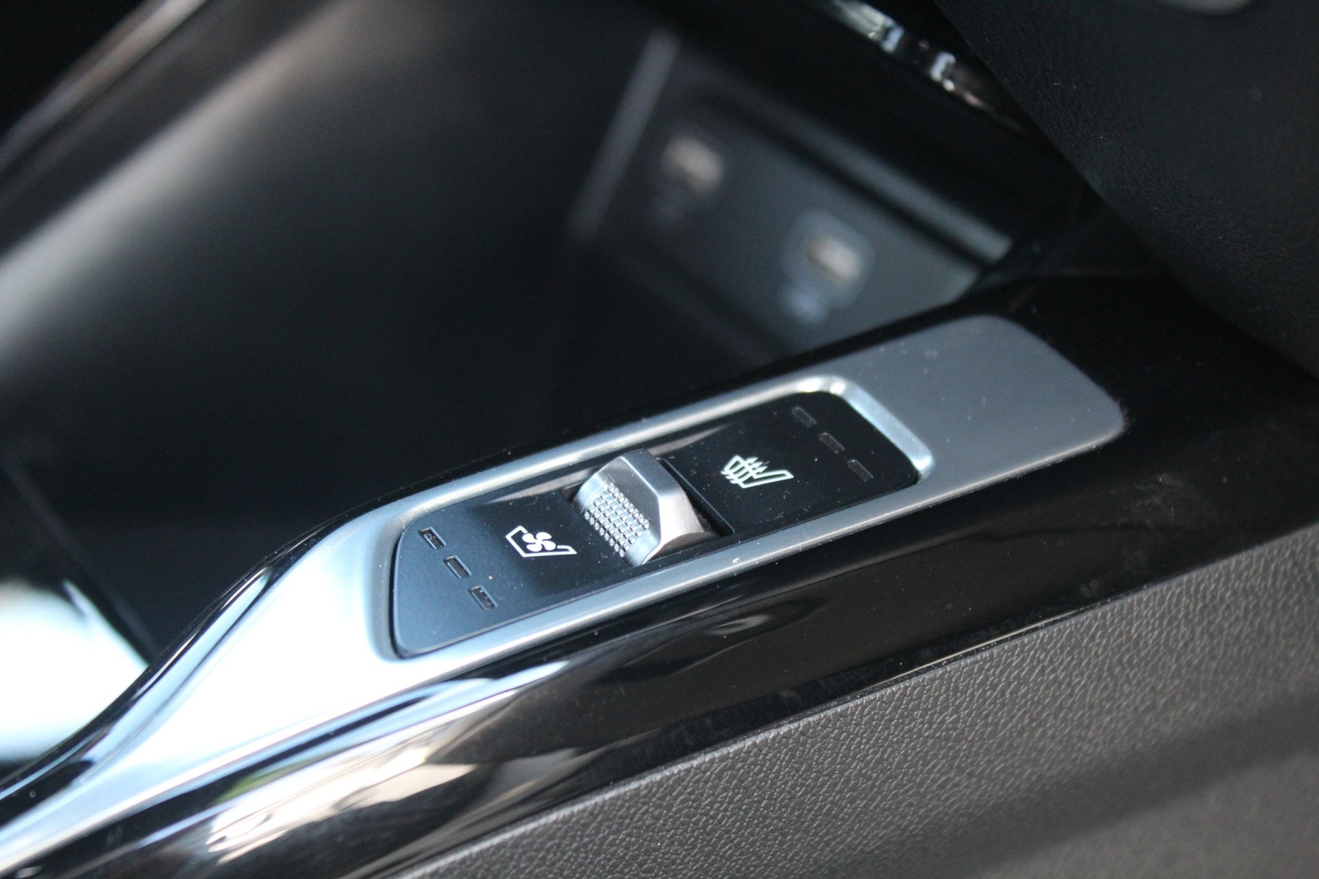 KIA Sorento 1.6 T-GDi Hybrid Style-image-10