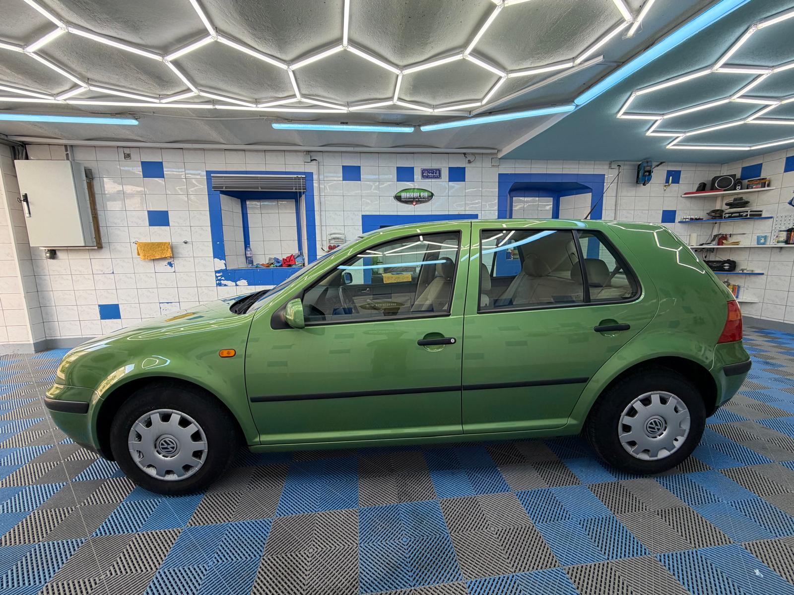 VW Golf 1.6-image-2