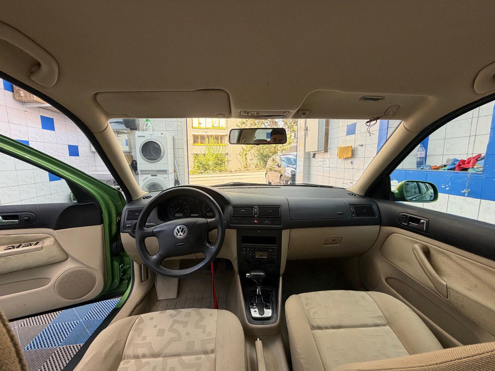 VW Golf 1.6-image-9