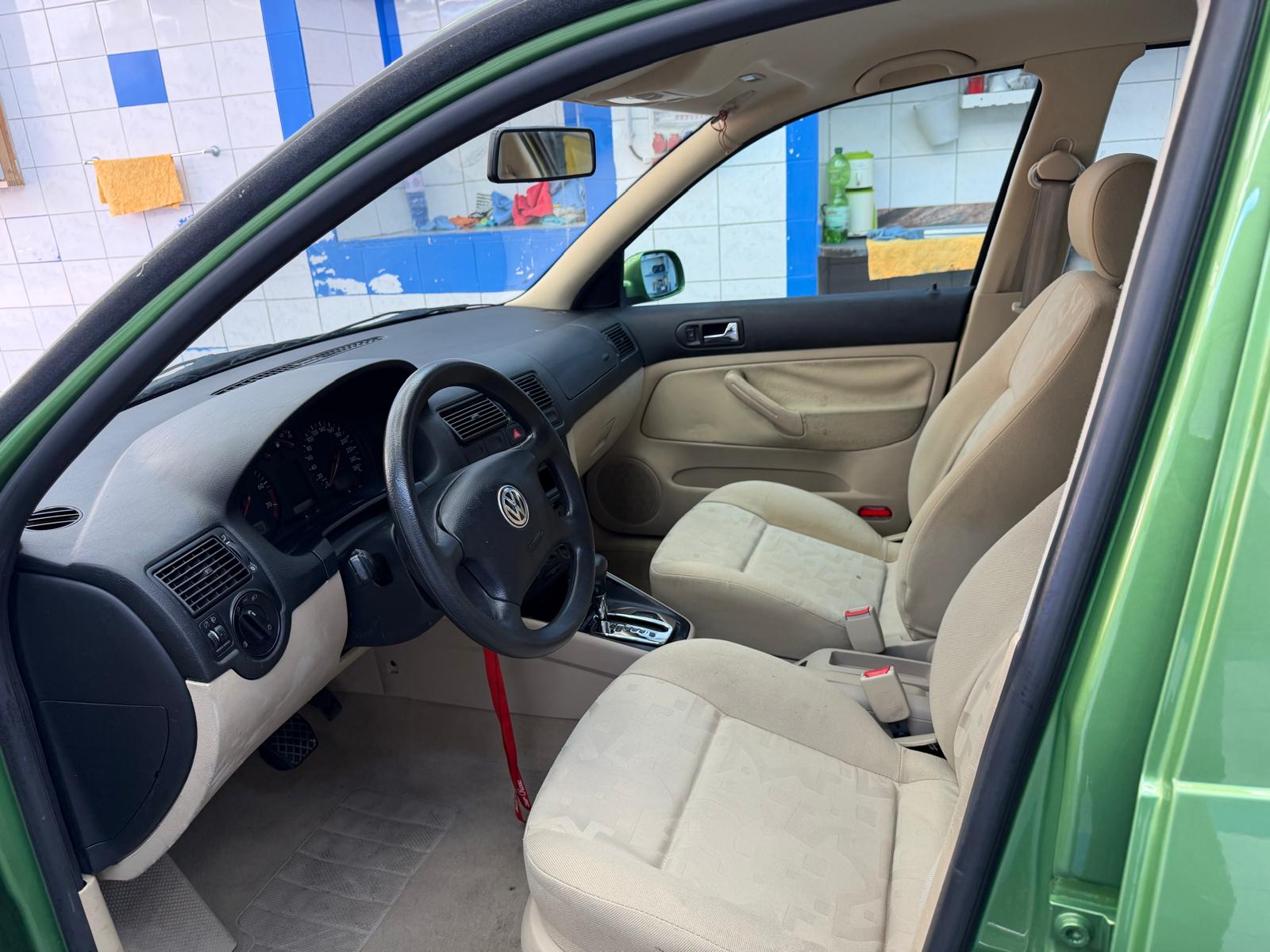 VW Golf 1.6-image-11