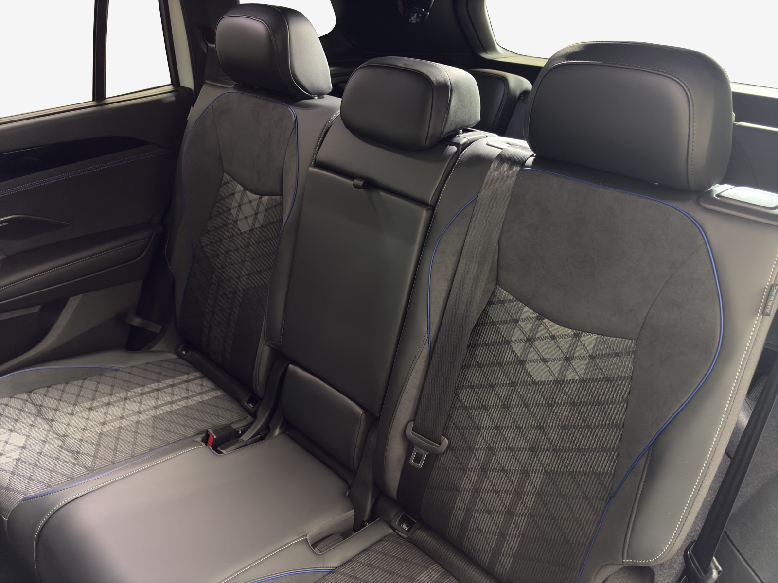 VW Tayron 2.0 TSI R-Line Plus DSG 4Motion-image-11