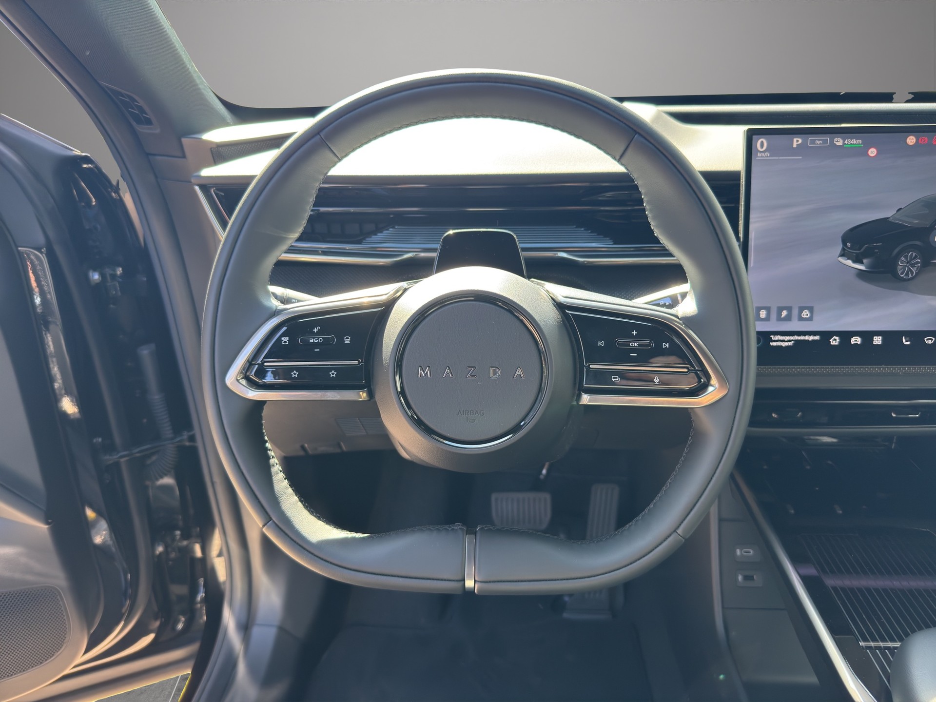 MAZDA CX-6e 68,8 kWh Takumi-image-9