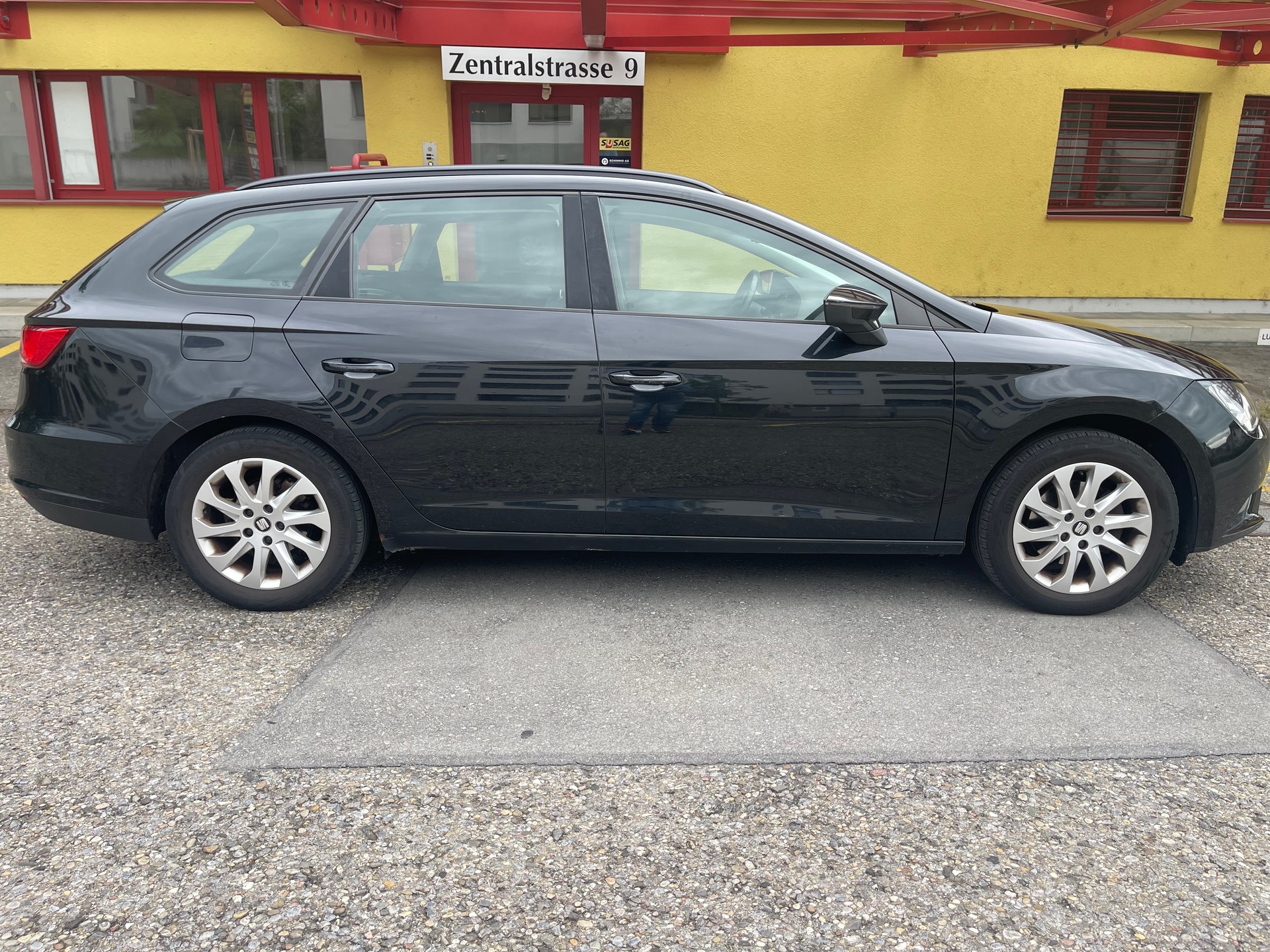 SEAT Leon ST 1.4 TSI Style-image-4