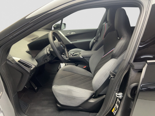 BMW iX xDrive60 M Sport Pro-image-8