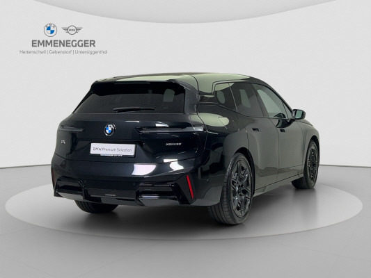 BMW iX xDrive60 M Sport Pro-image-4