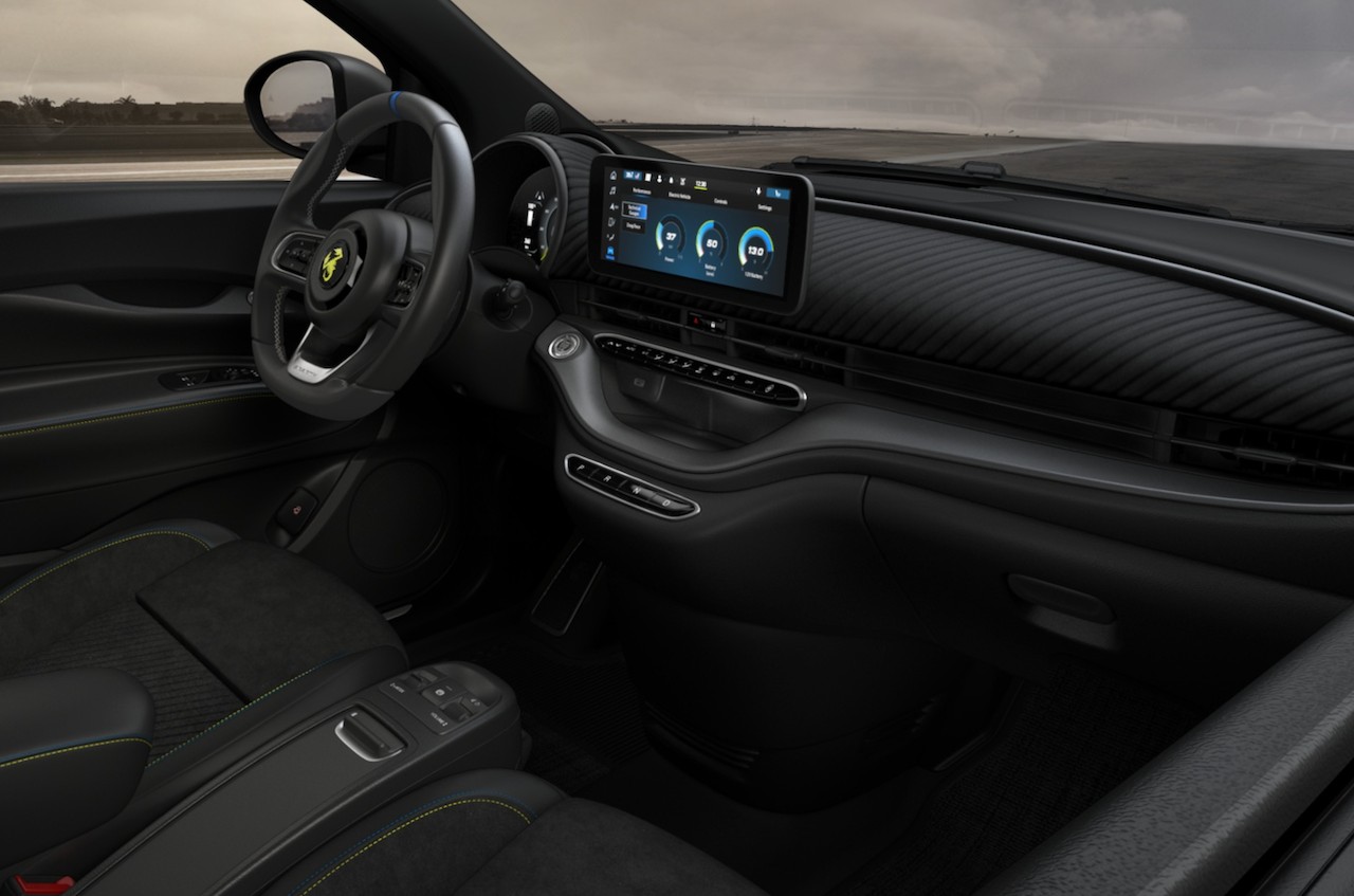 FIAT Abarth 500e Turismo-image-8