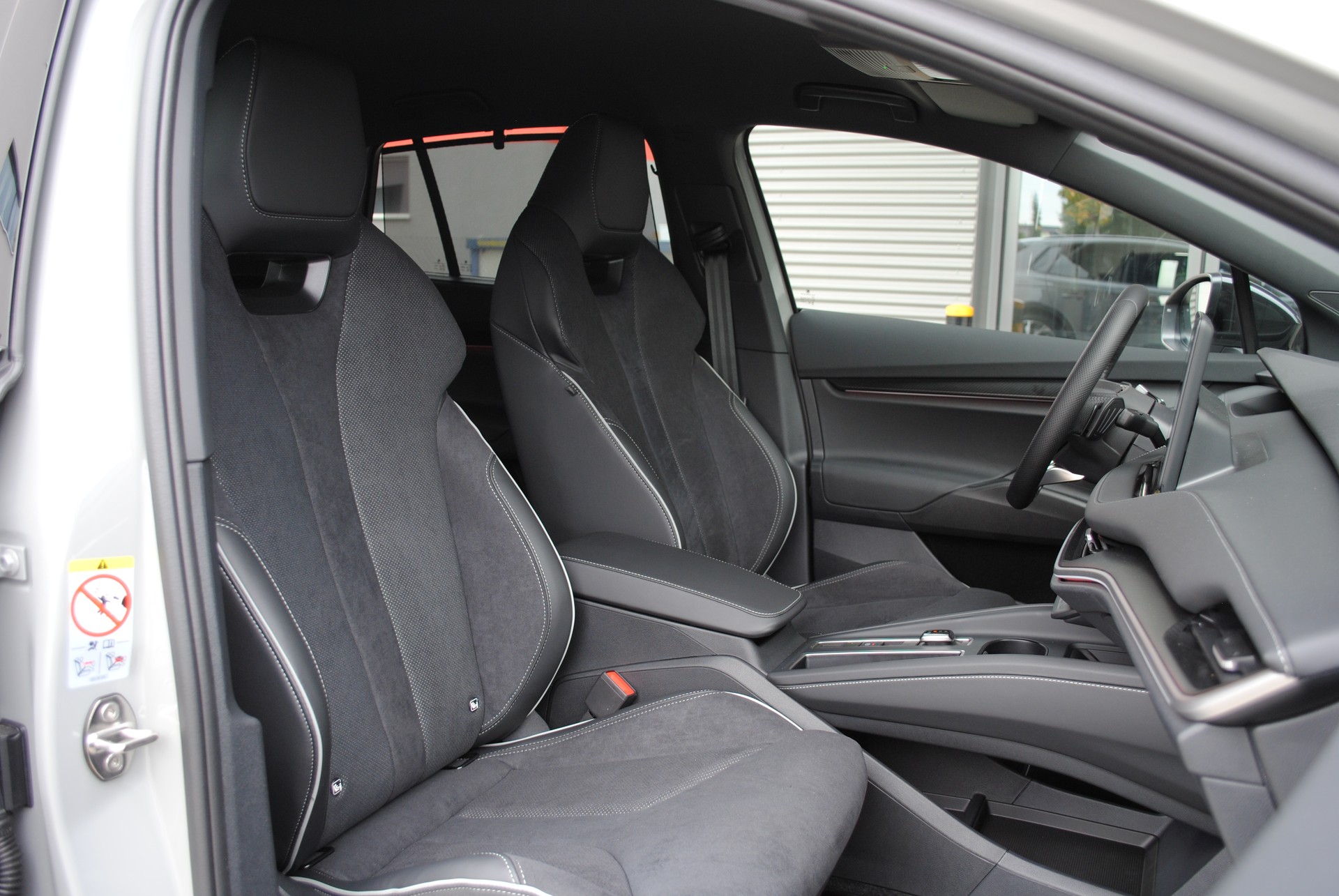 SKODA Elroq 85x Sportline 4x4-image-13