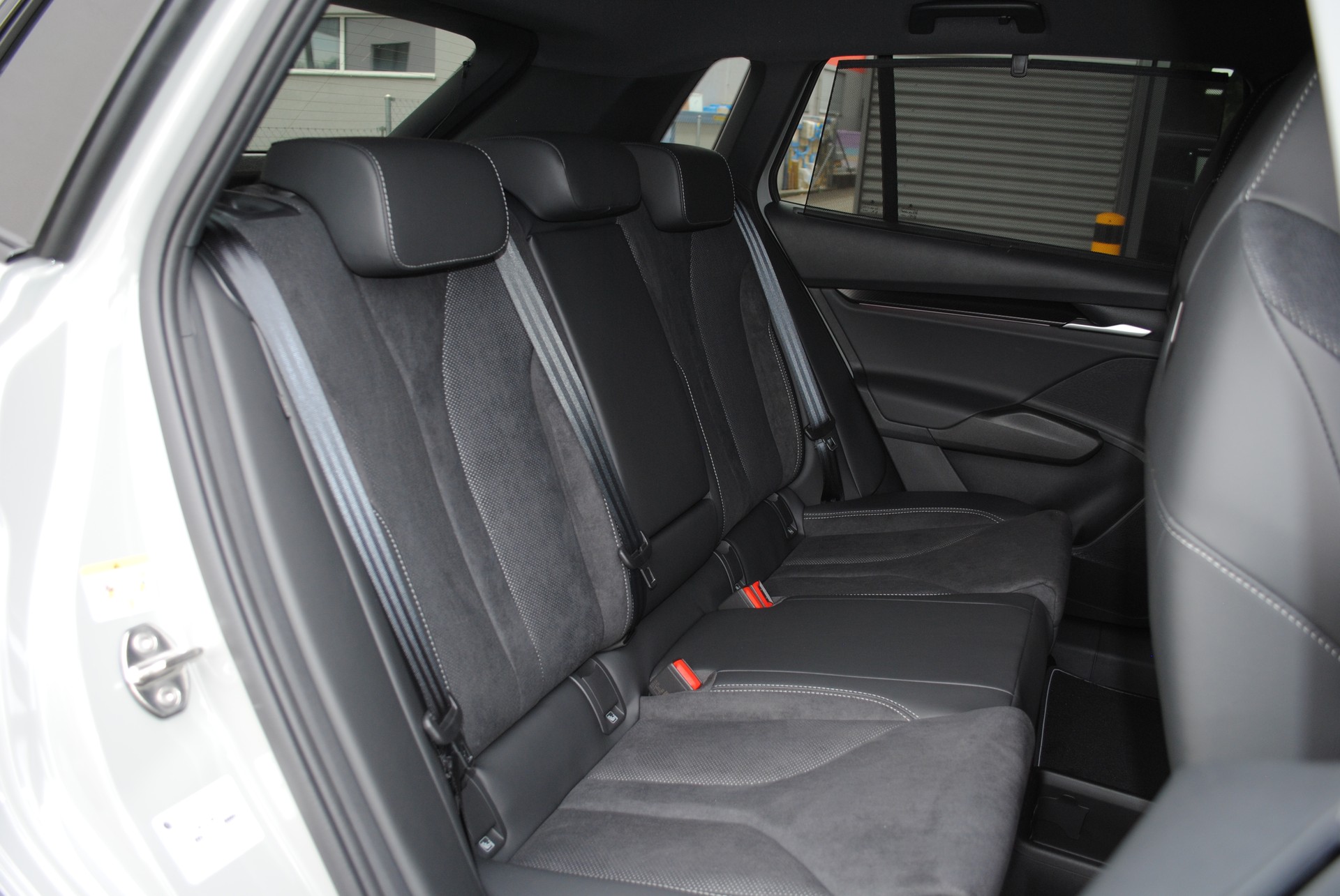 SKODA Elroq 85x Sportline 4x4-image-18