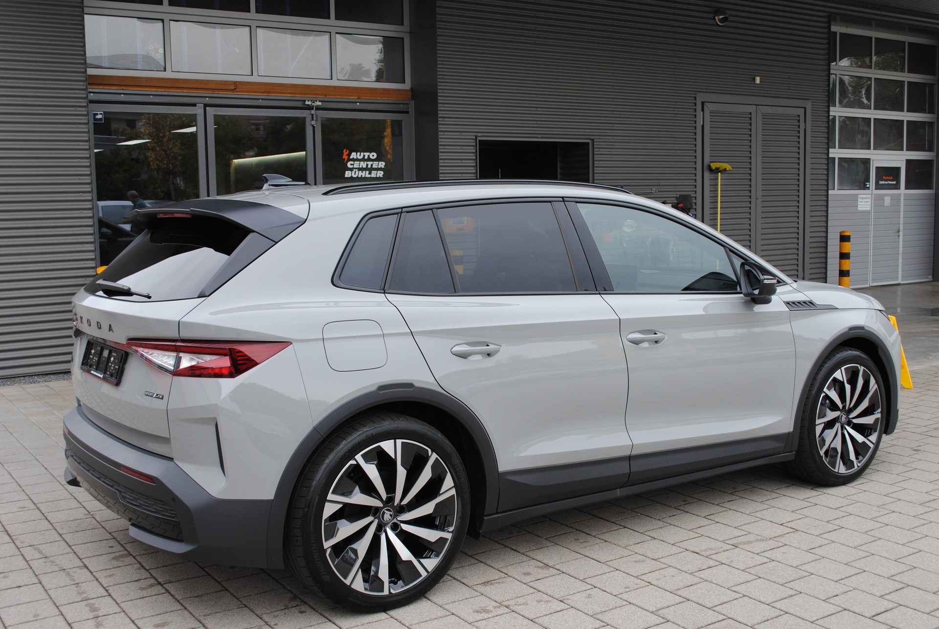SKODA Elroq 85x Sportline 4x4-image-6