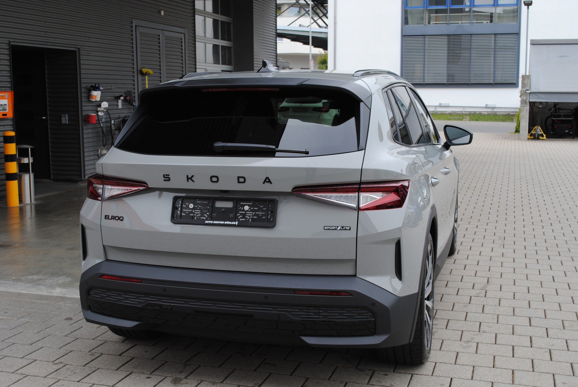 SKODA Elroq 85x Sportline 4x4-image-4