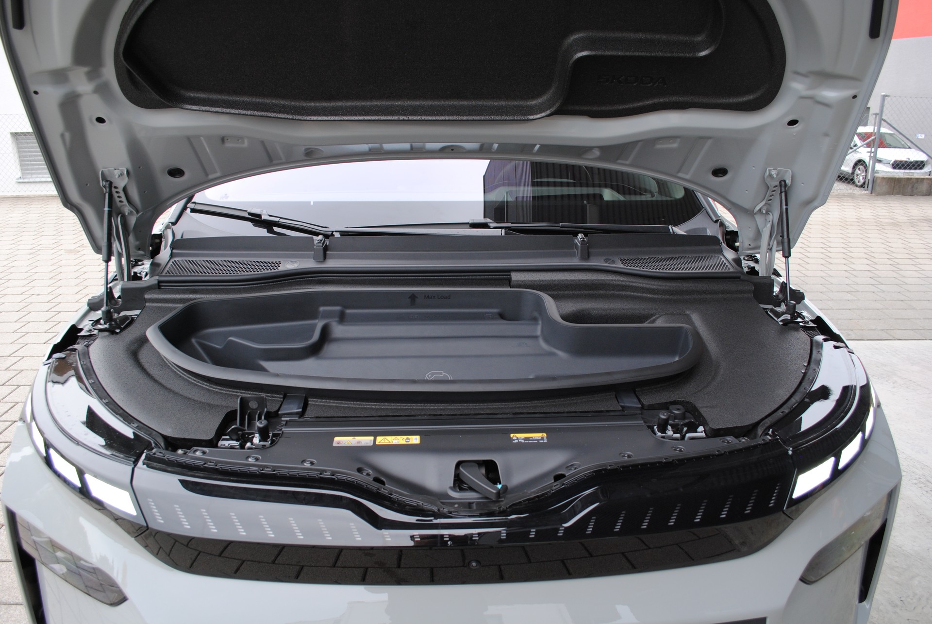 SKODA Elroq 85x Sportline 4x4-image-21