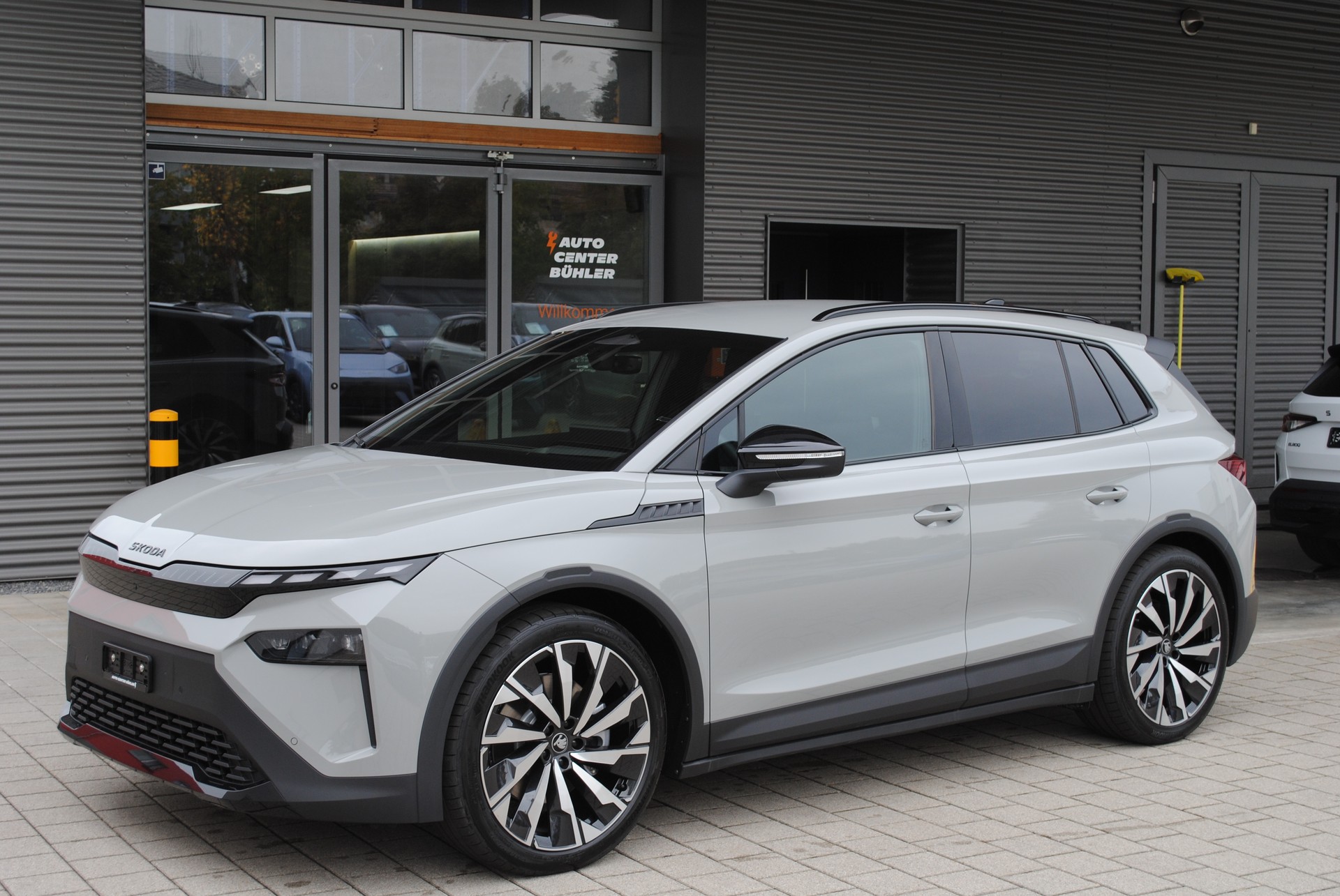 SKODA Elroq 85x Sportline 4x4-image-2