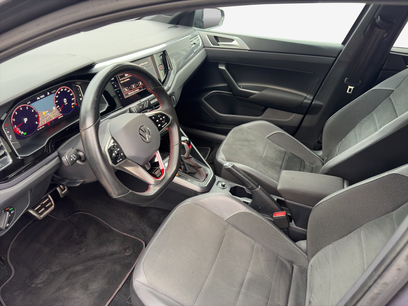 VW Polo 2.0 TSI GTI DSG-image-7