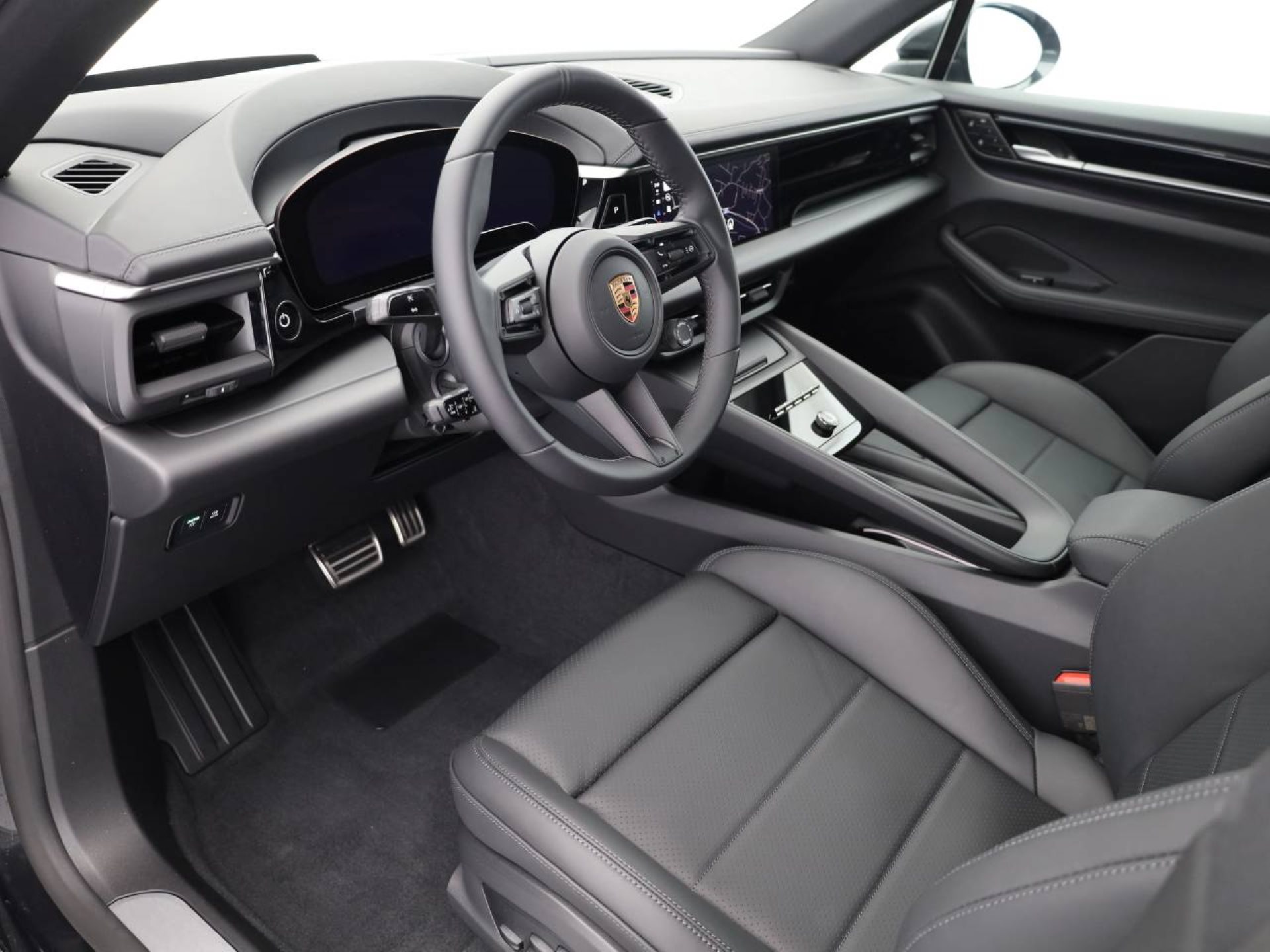 PORSCHE Macan 4S-image-3