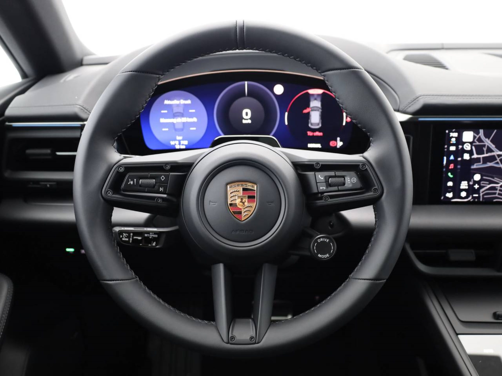 PORSCHE Macan 4S-image-4
