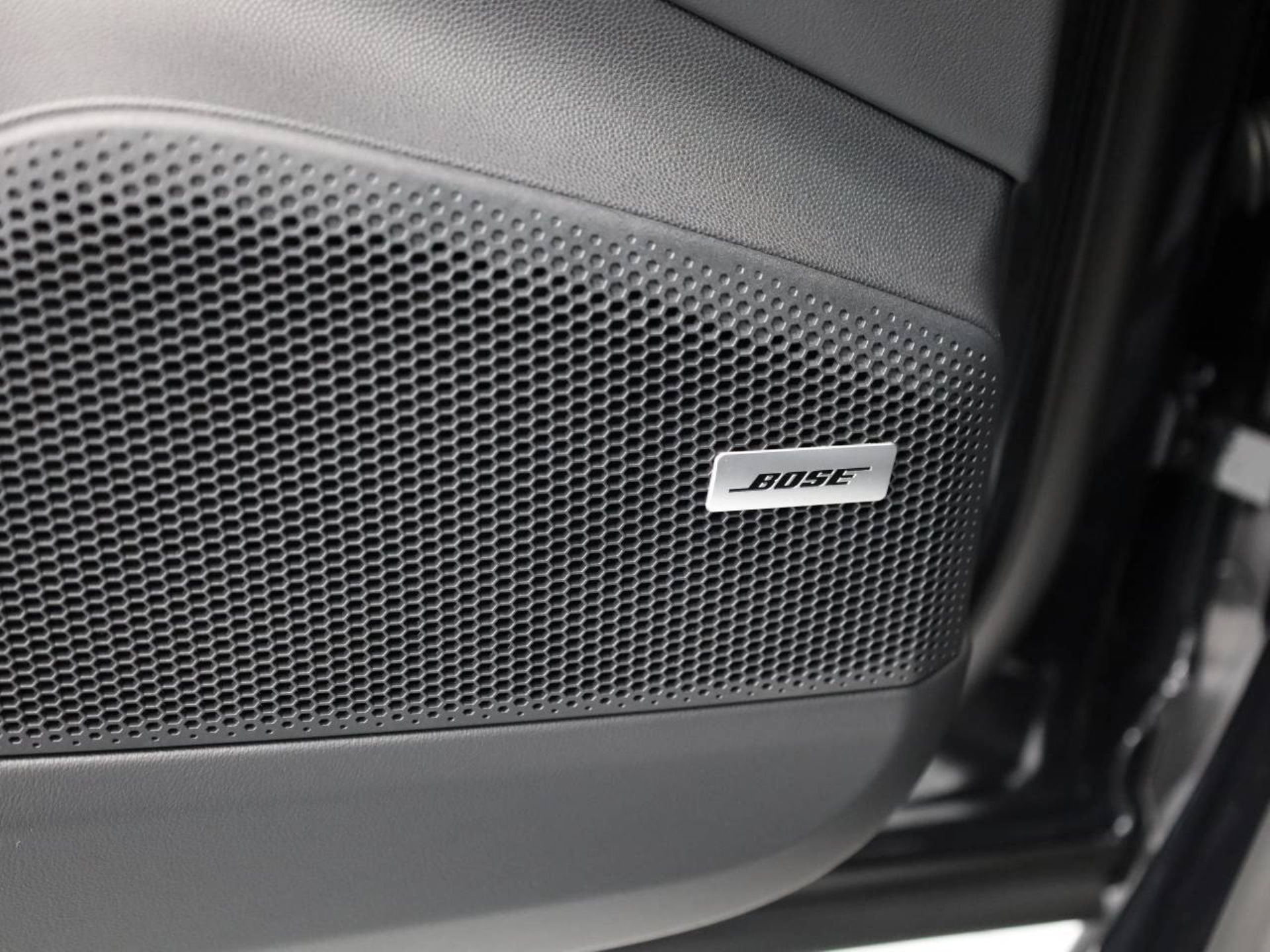 PORSCHE Macan 4S-image-19