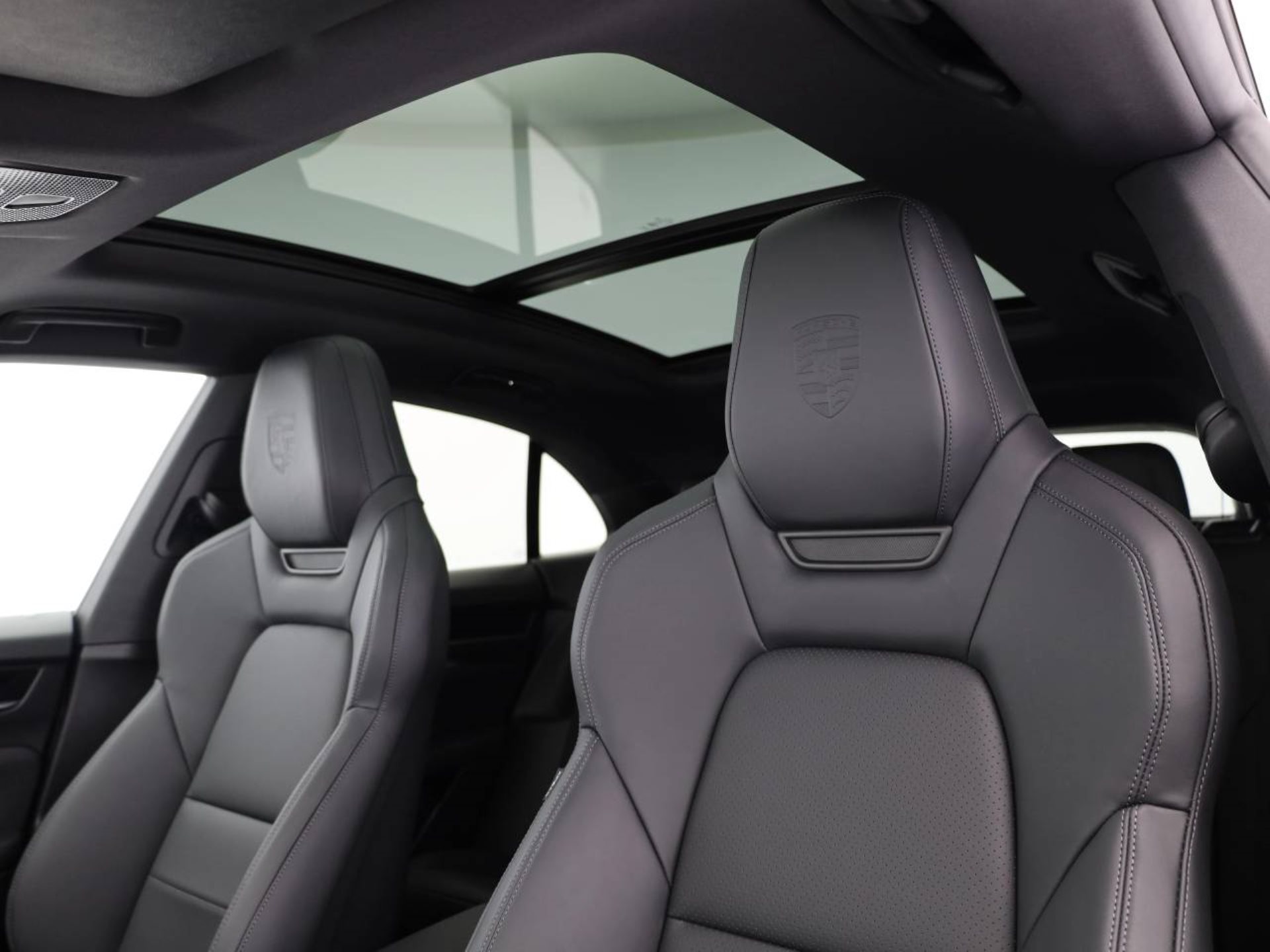 PORSCHE Macan 4S-image-16
