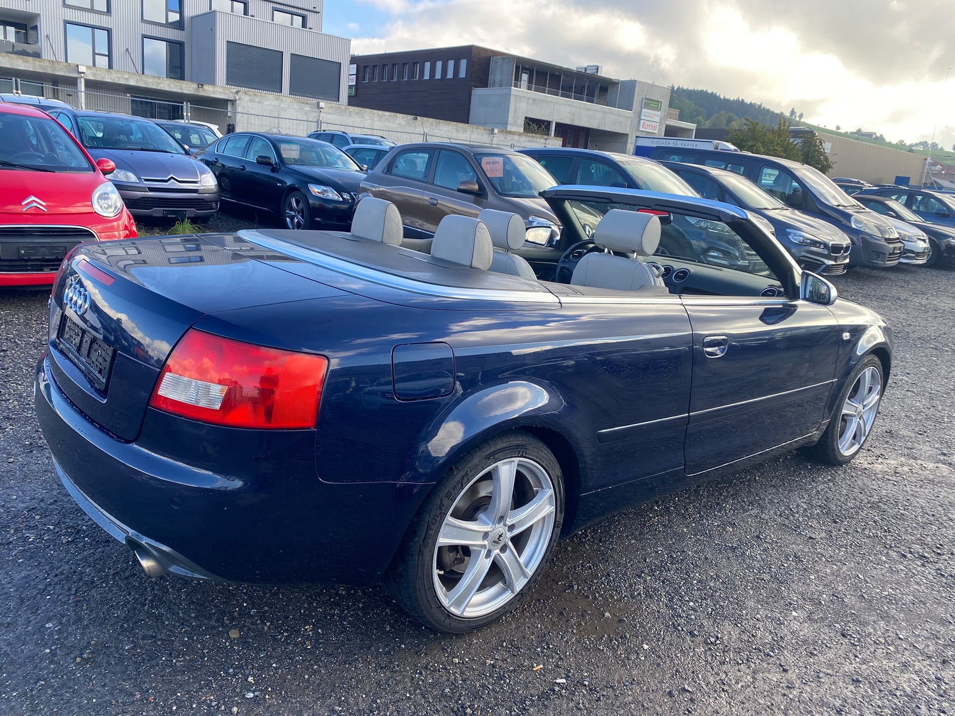 AUDI S4 Cabriolet 4.2 V8 quattro-image-4