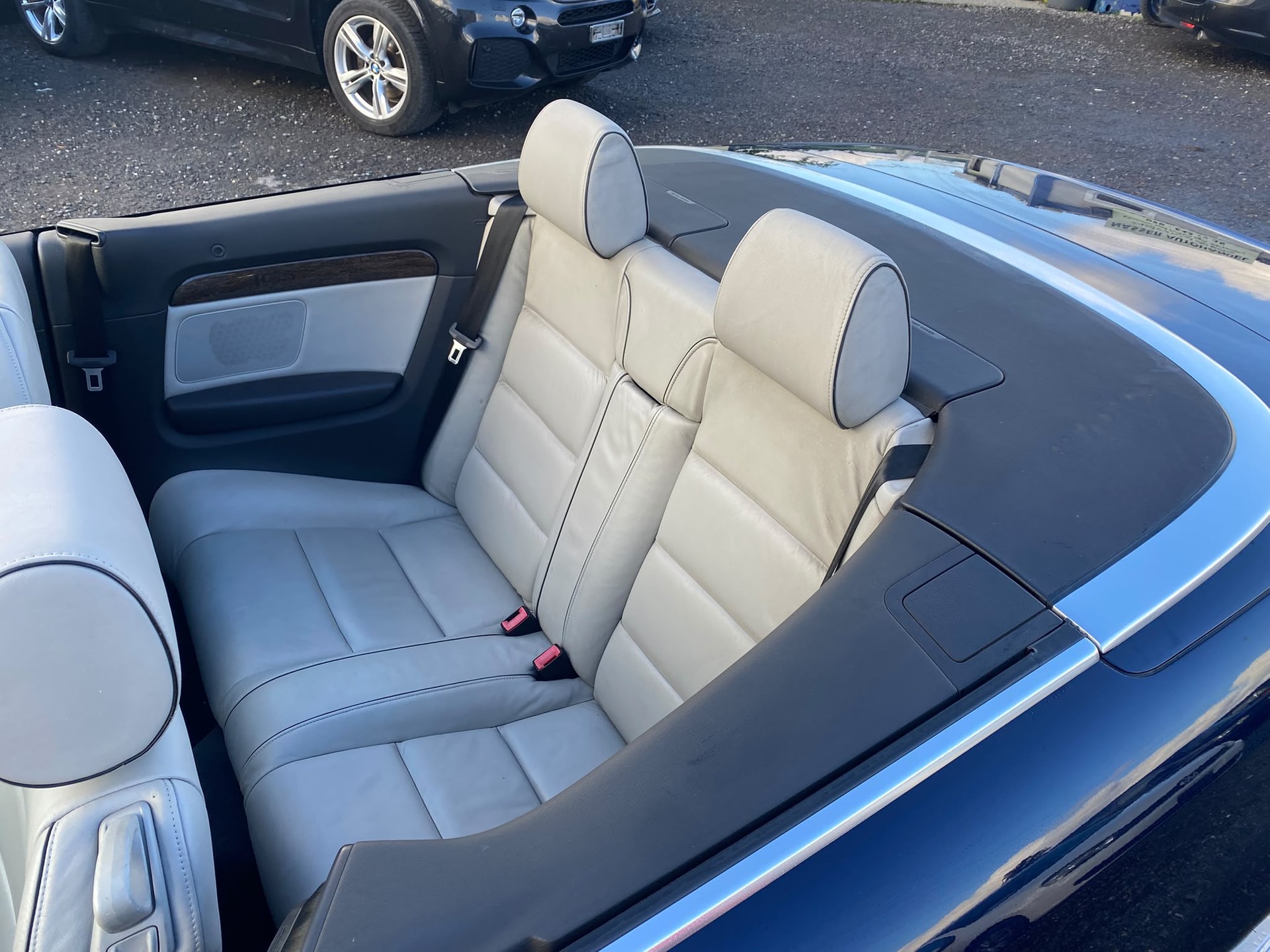 AUDI S4 Cabriolet 4.2 V8 quattro-image-13