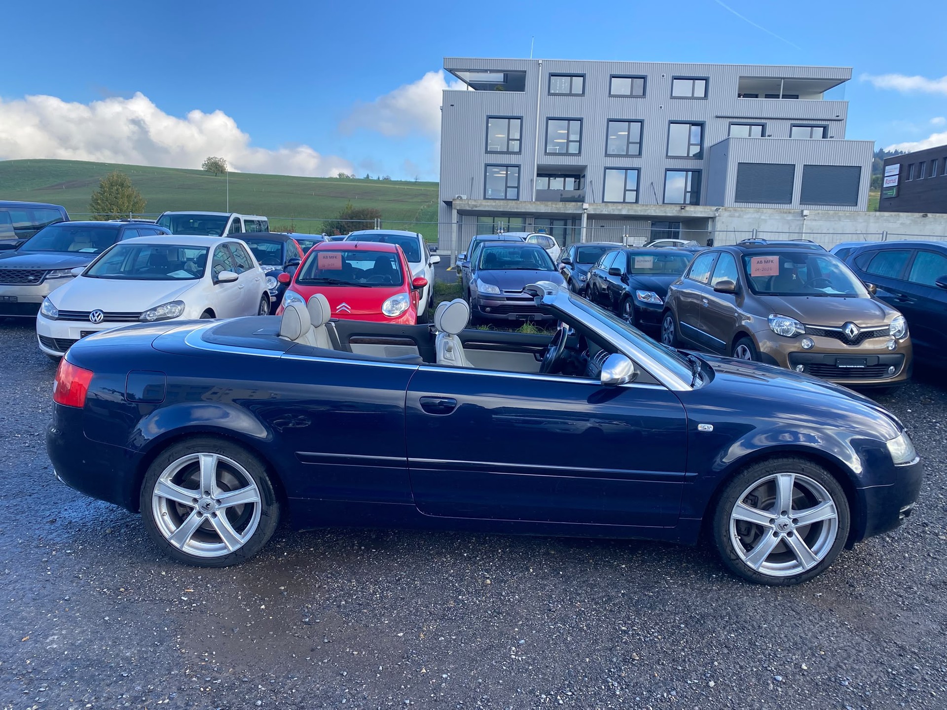 AUDI S4 Cabriolet 4.2 V8 quattro-image-3