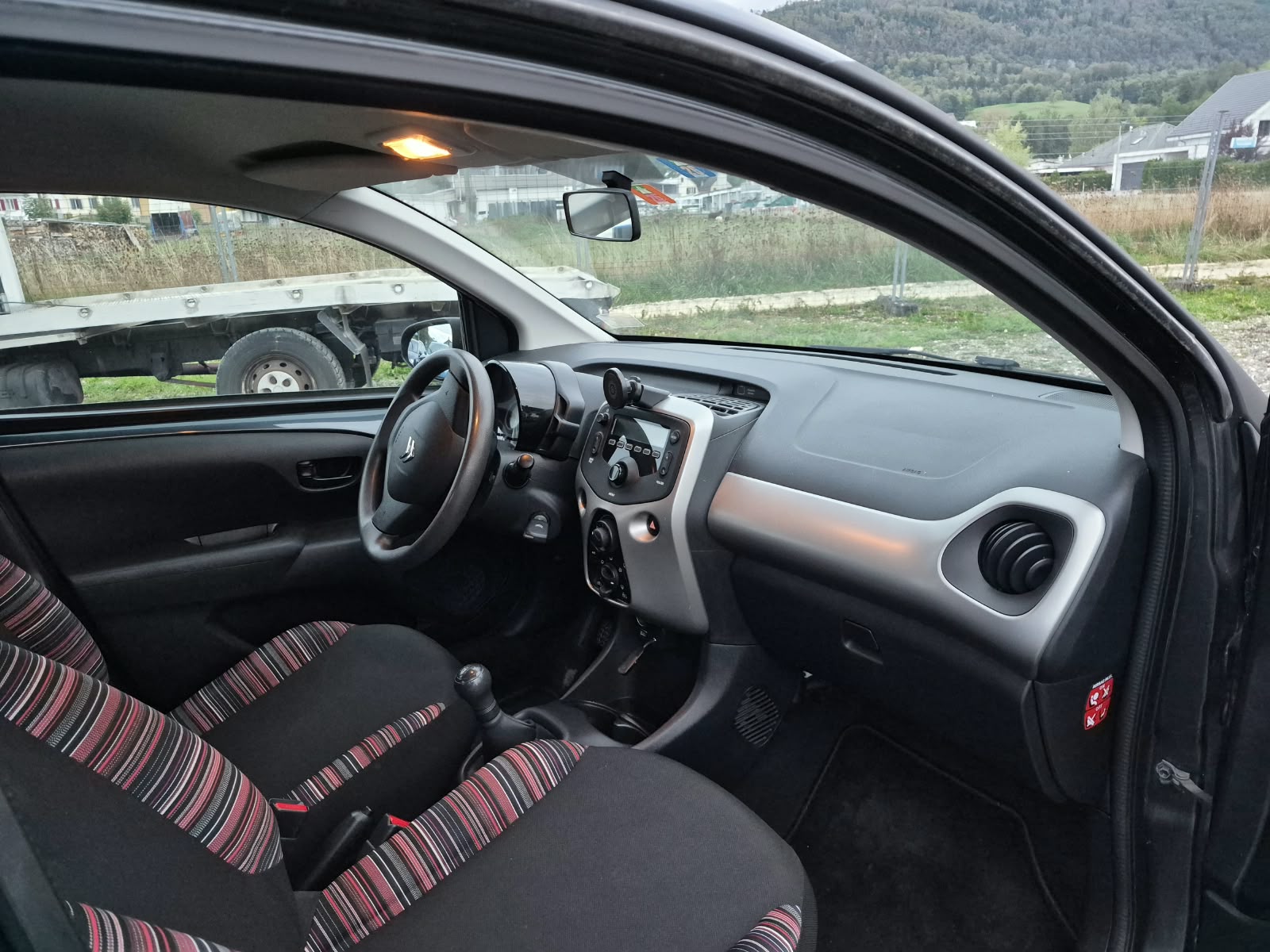 CITROEN C1 1.0 VTi Feel Airscape-image-10