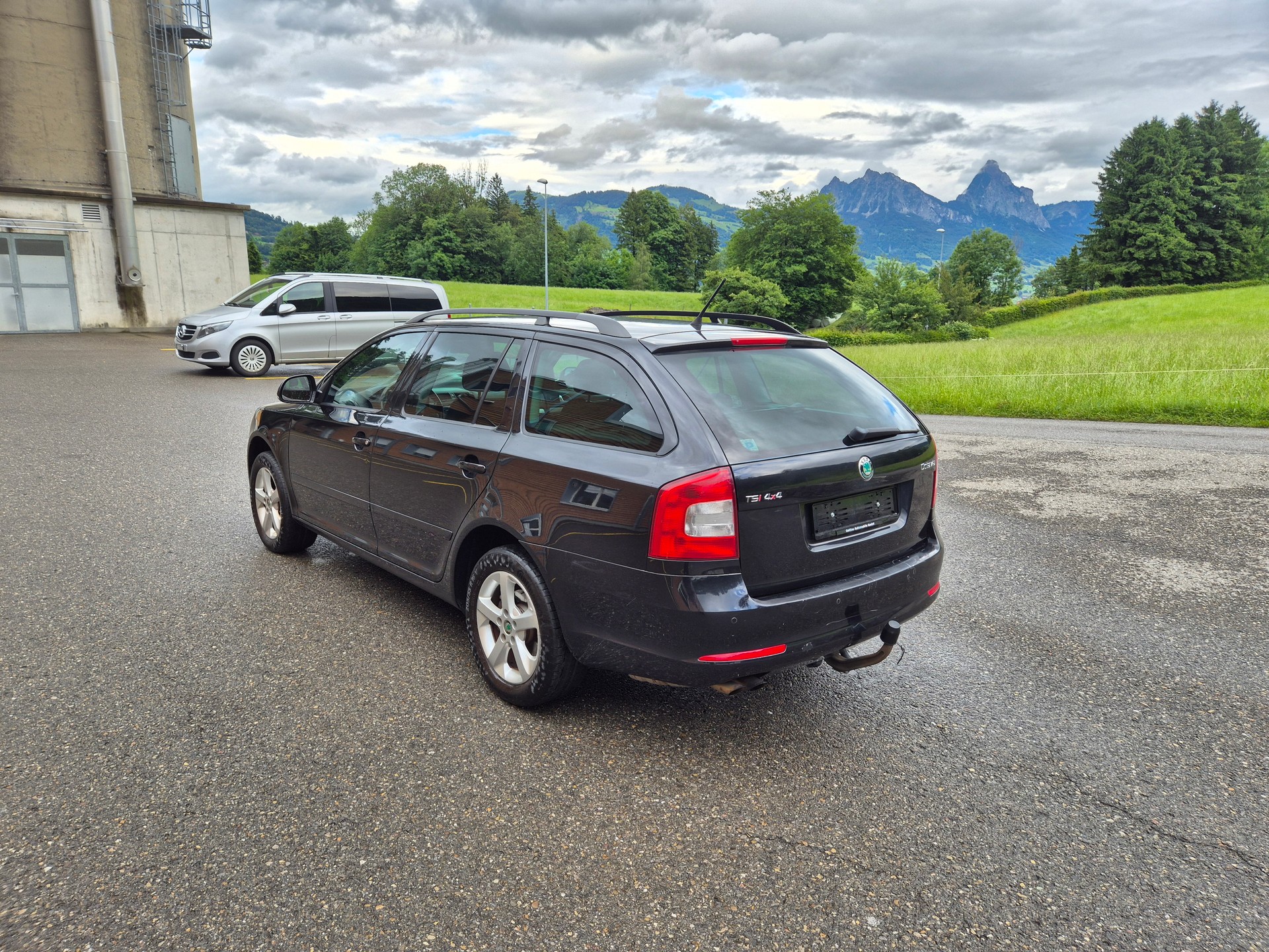 SKODA Octavia Combi 1.8 TSI Swiss Adventure 4x4-image-2