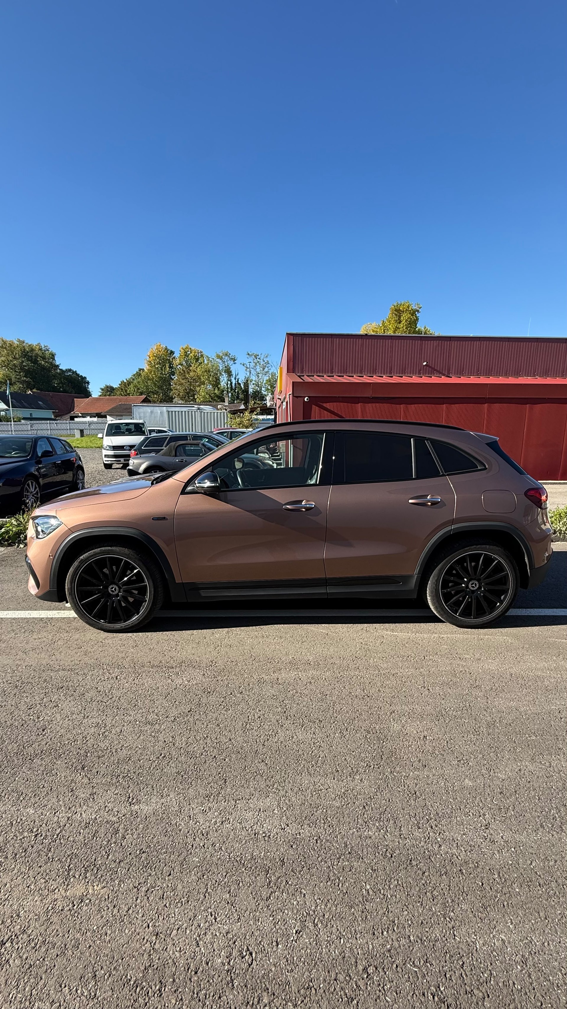 MERCEDES-BENZ GLA 250e AMG Line 8G-DCT-image-16