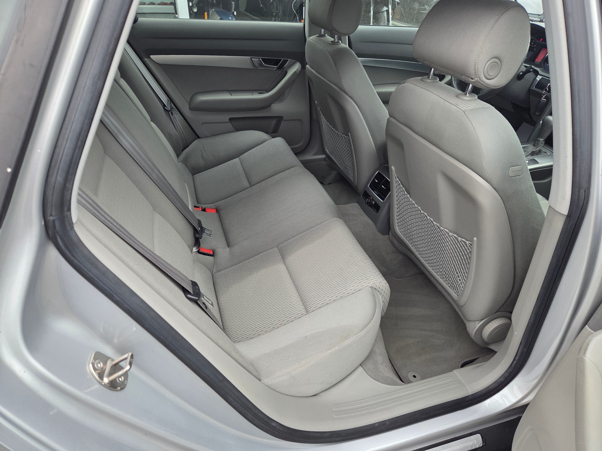 AUDI A6 Limousine 2.4 V6-image-10