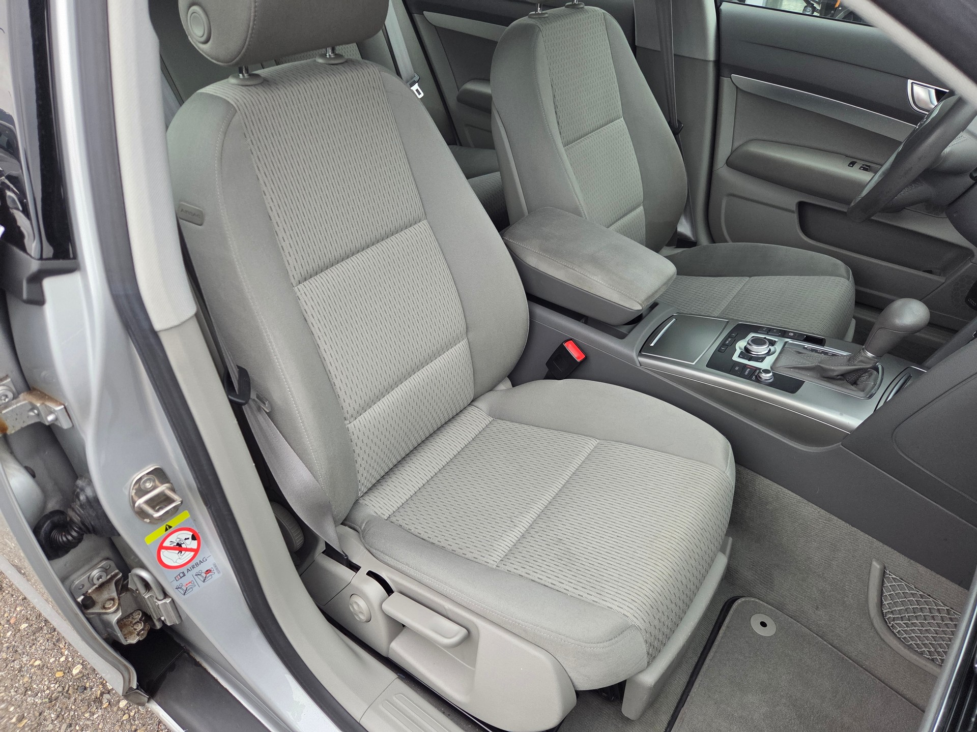 AUDI A6 Limousine 2.4 V6-image-9
