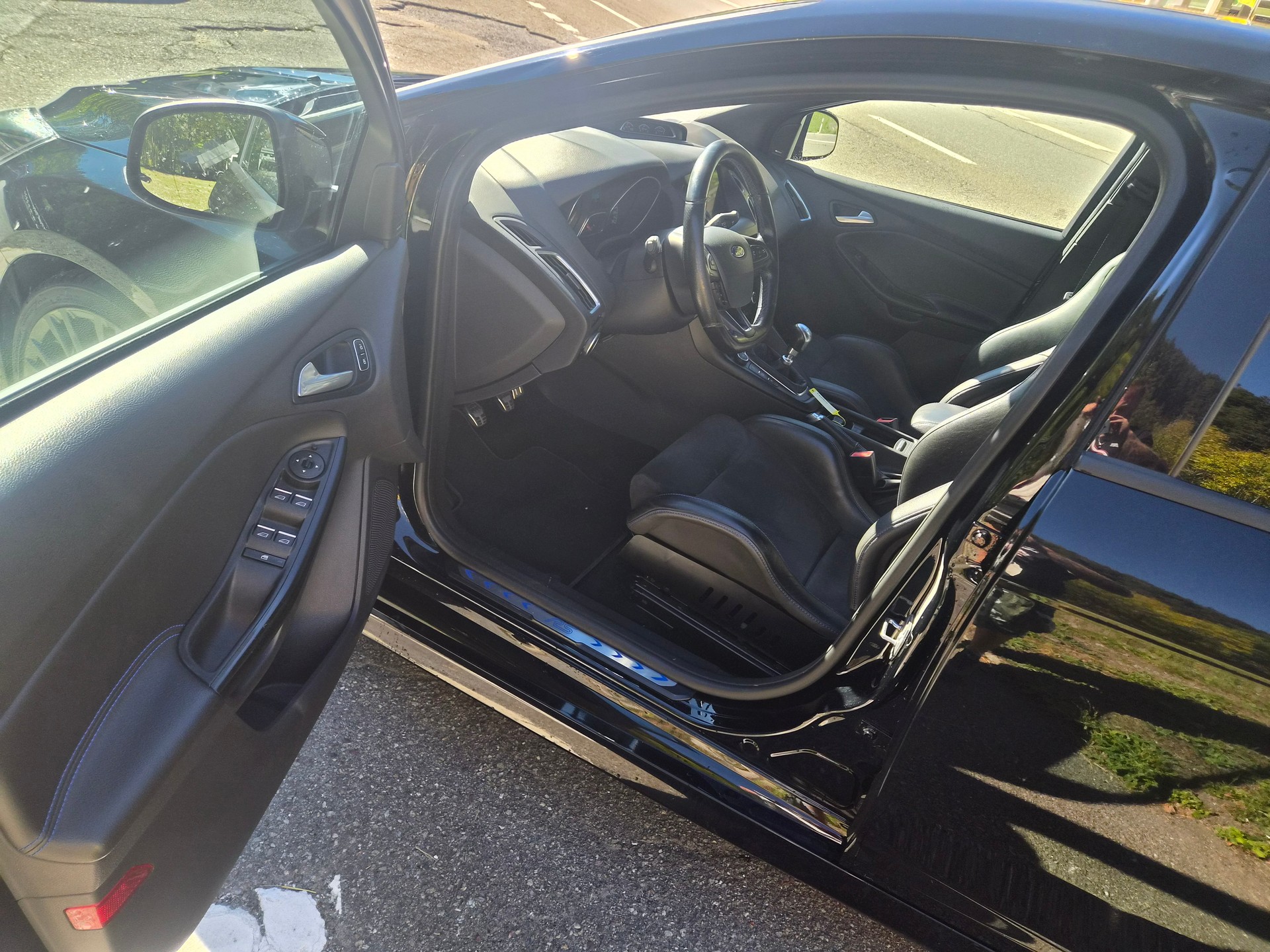 FORD Focus 2.3 EcoBoost RS AWD Full Black-image-10