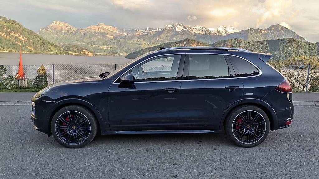 PORSCHE Cayenne GTS-image-1
