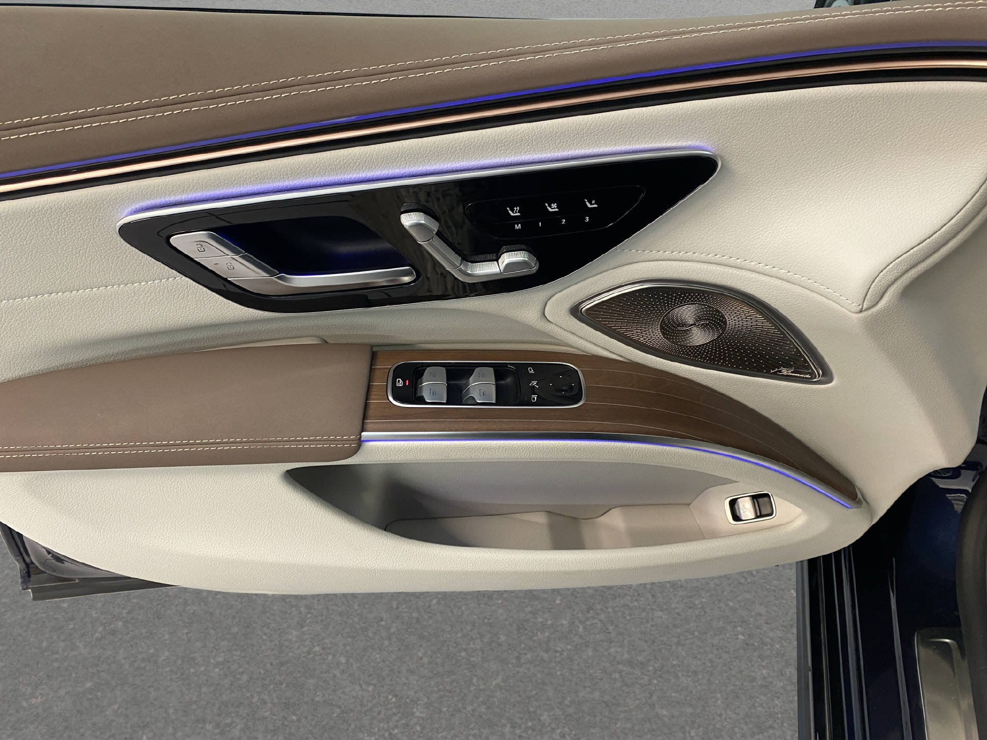MERCEDES-BENZ EQS 53 AMG 4matic++-image-12