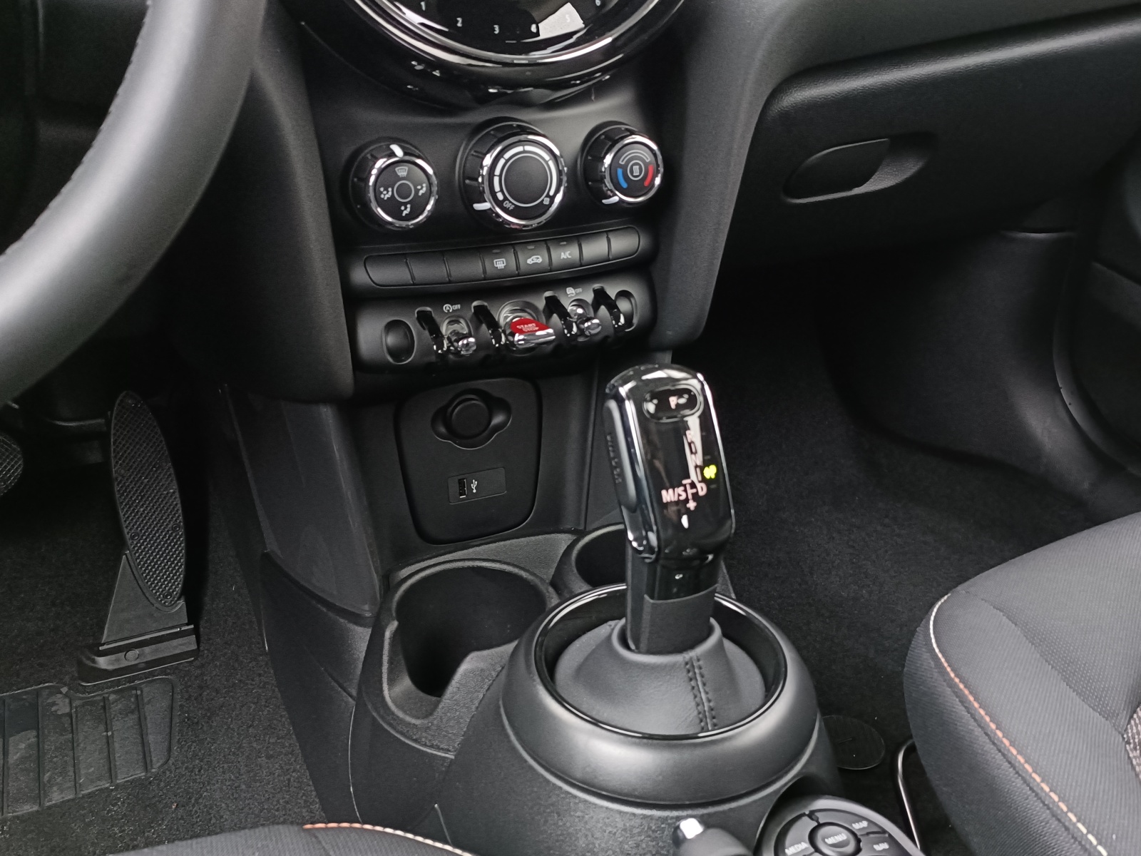 MINI Cooper Steptronic DKG-image-7